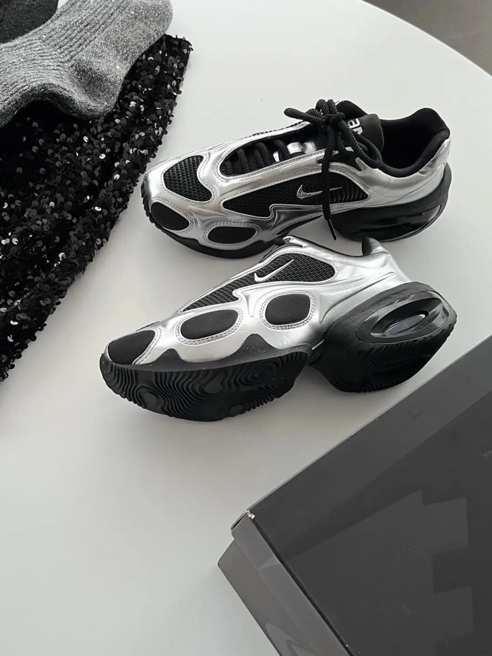 NIKE AIR MAX MUSE 金屬銀黑 煙灰銀 KARINA同款 劉知珉 柳智敏 女鞋 FV1920-001 / 現+預