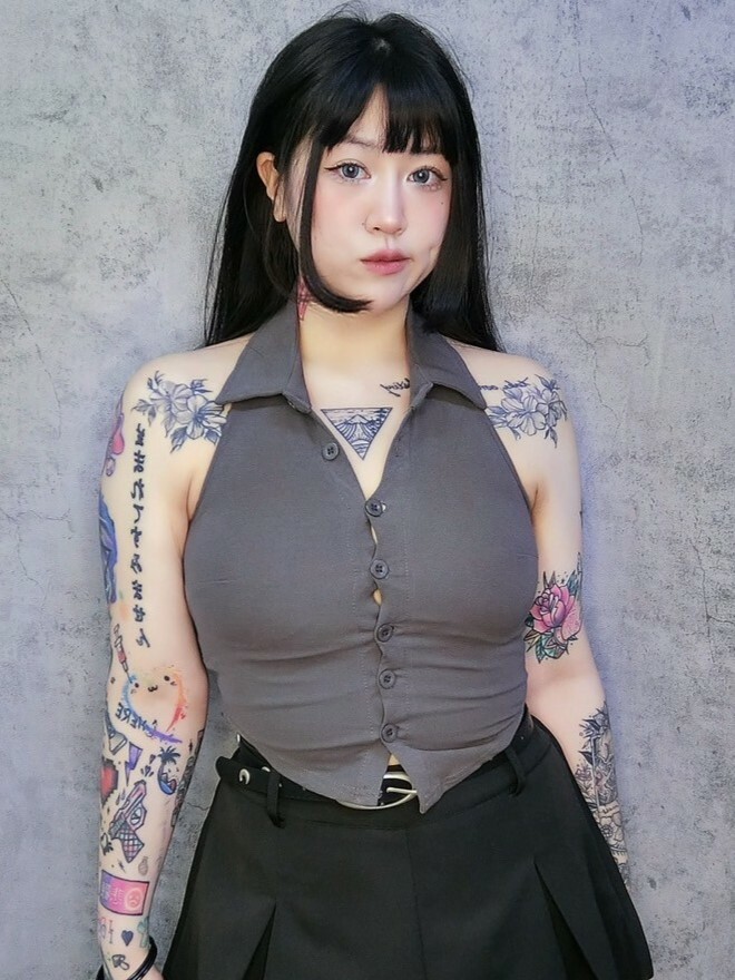 辣妹風削肩翻領釦釦小可愛