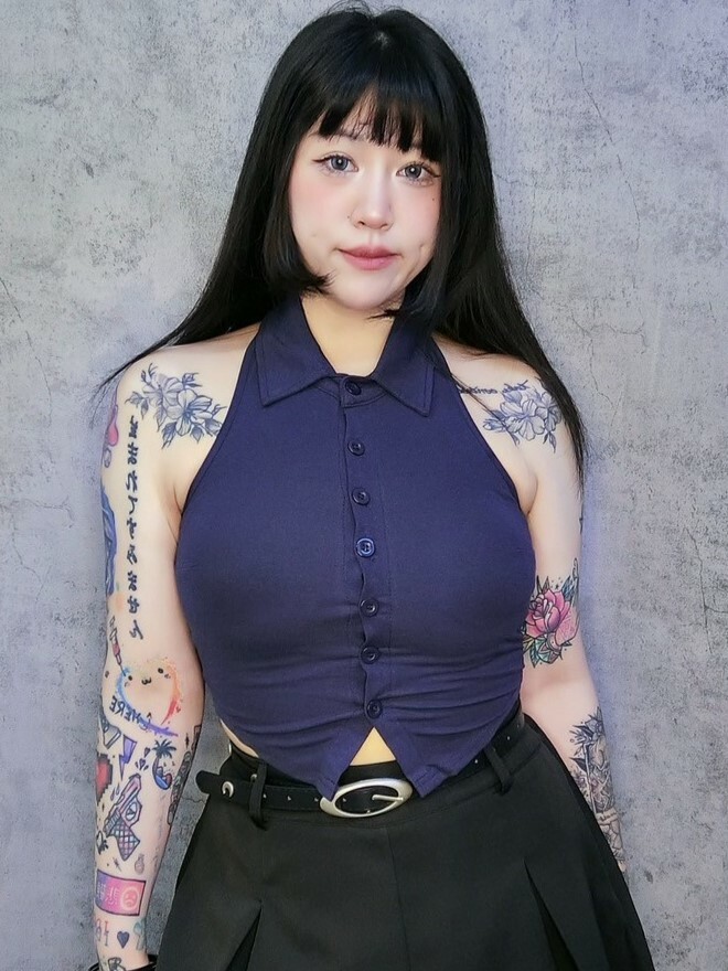 辣妹風削肩翻領釦釦小可愛