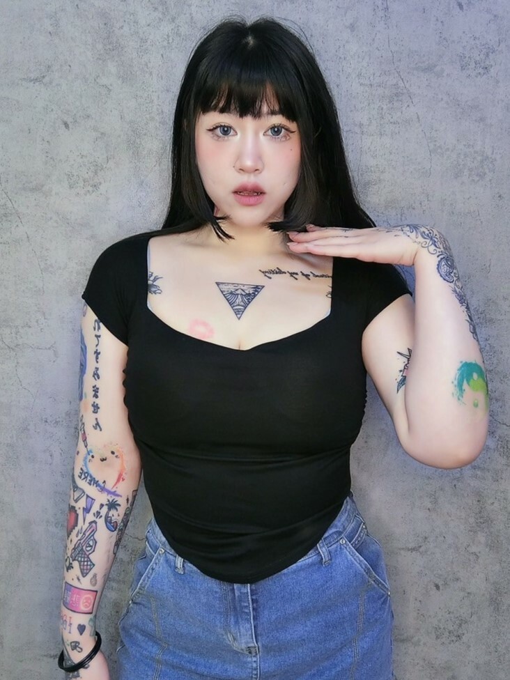 CleanFit美胸修飾抓皺短T