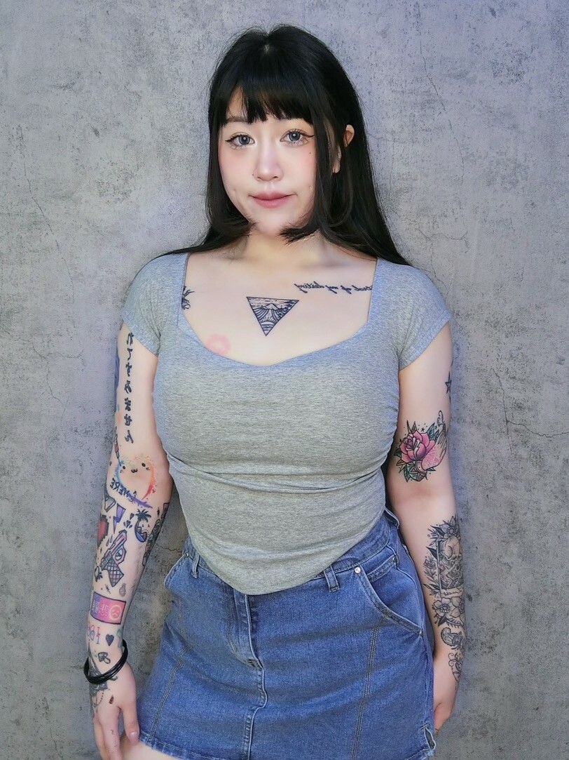 CleanFit美胸修飾抓皺短T