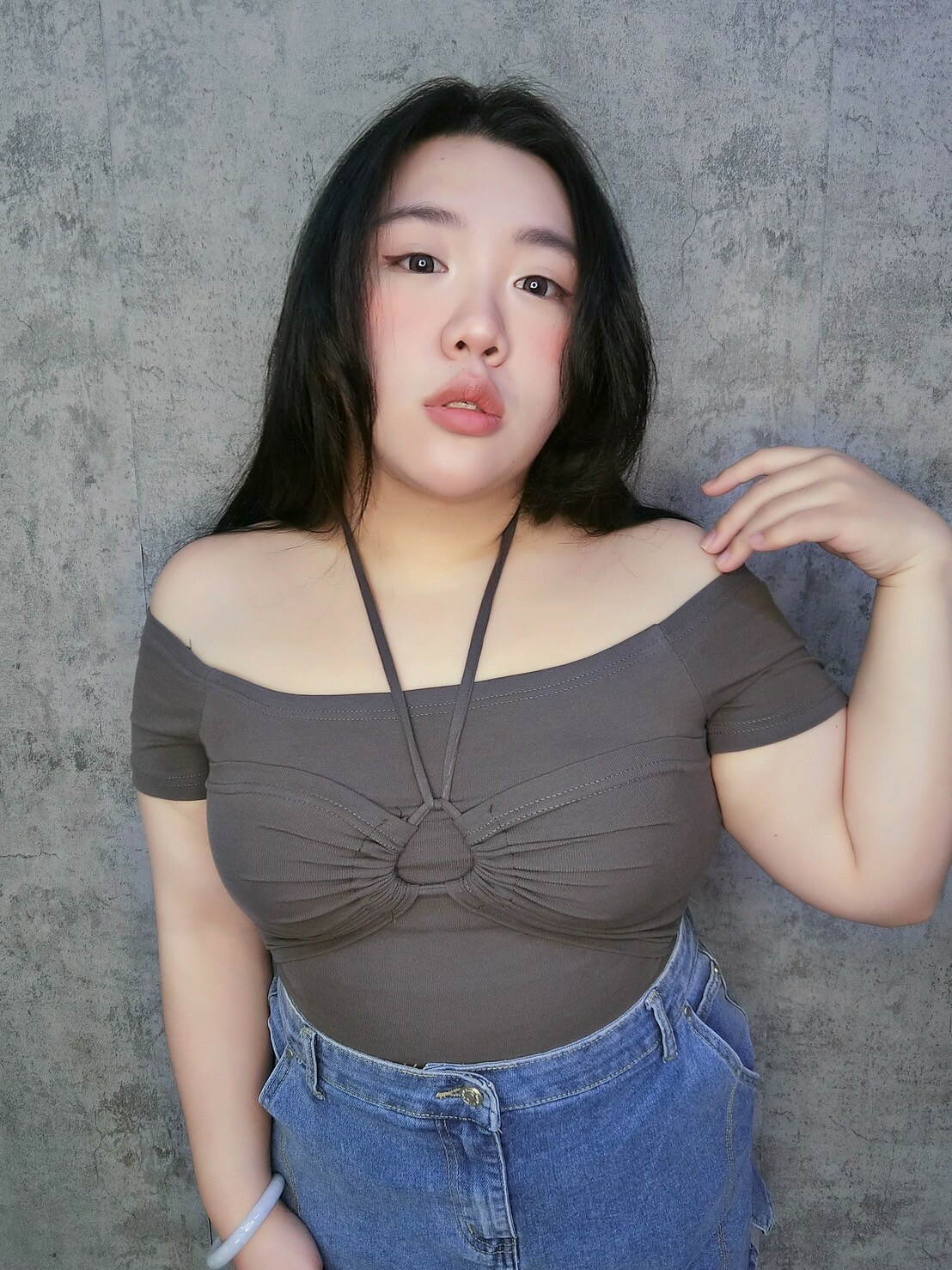 假兩件胸造型一字領短上衣