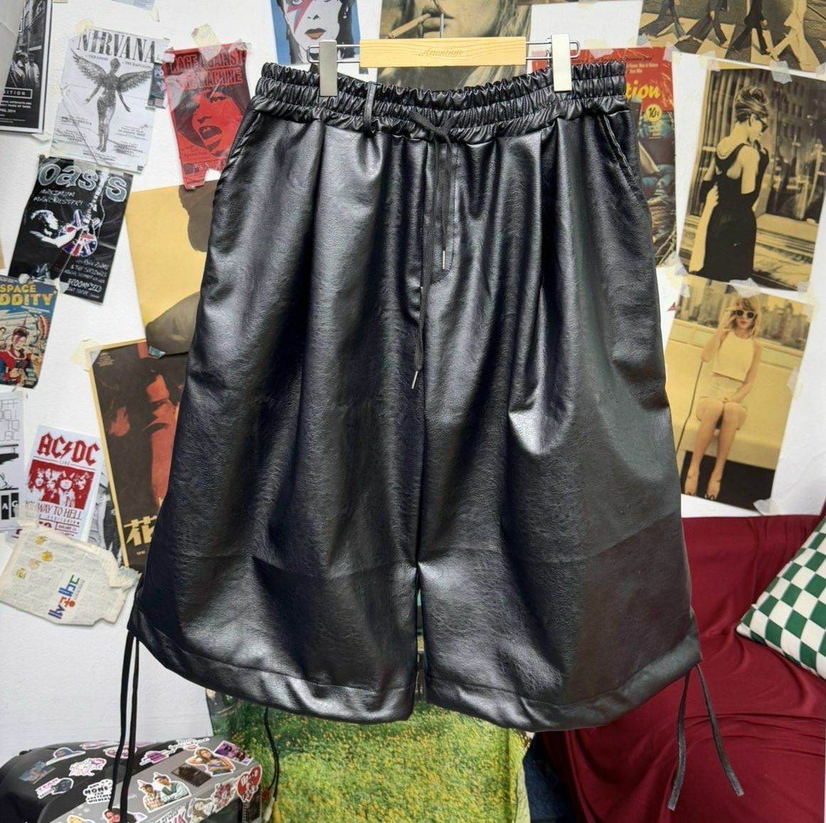 淨色合成皮短褲 BY ATTENTION-363P