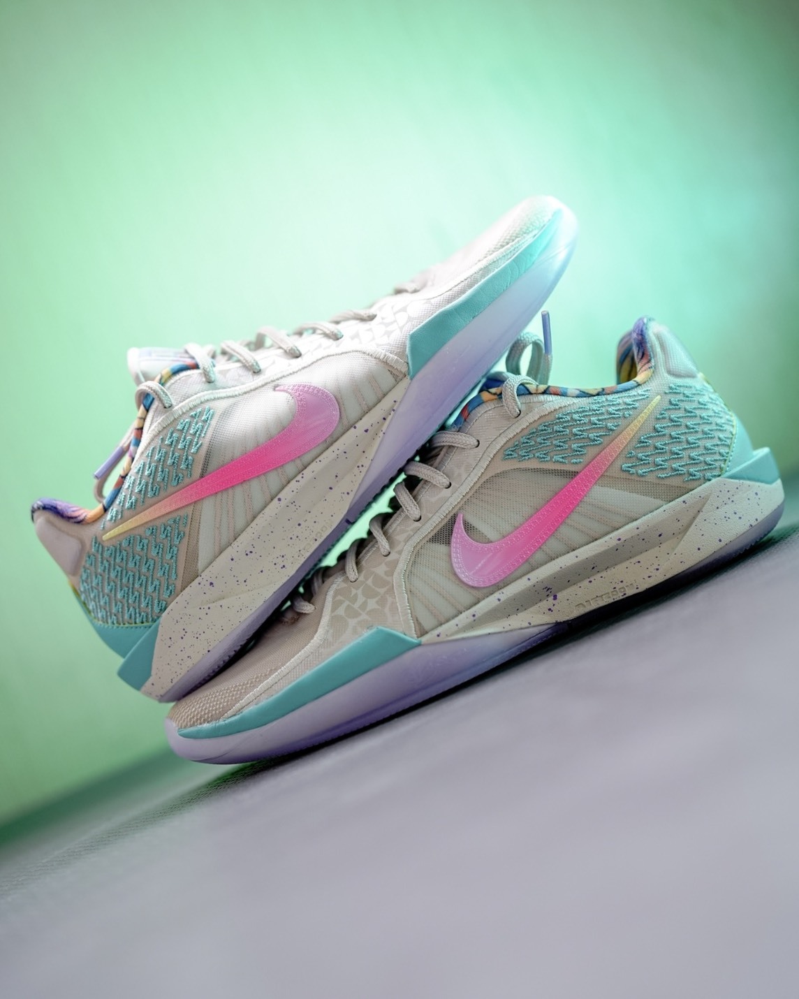 Nike Sabrina 2 x Titan 22 "Light Bone & Calypso" 米色 粉黃漸層 藍綠 莎賓娜 實戰籃球鞋