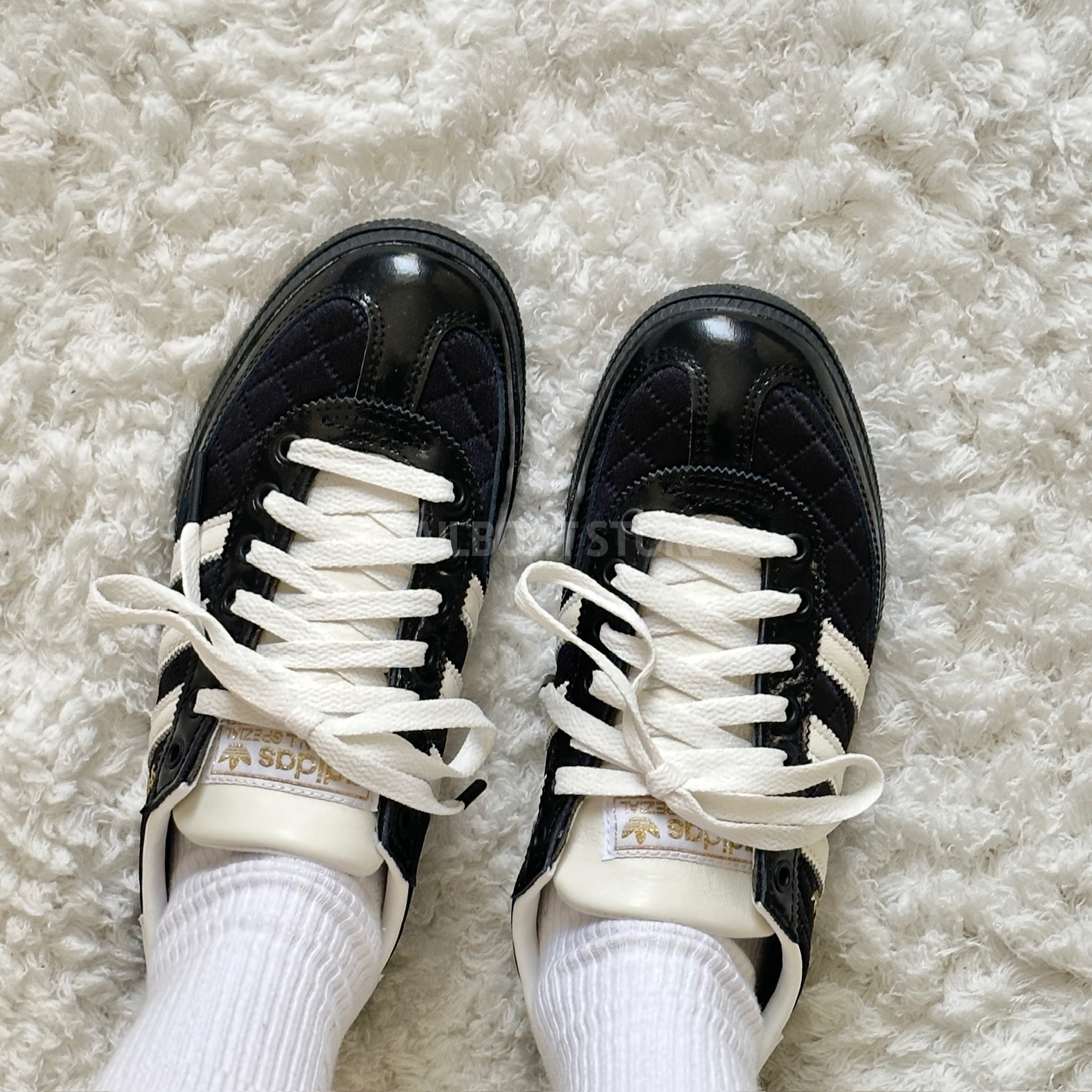 #現貨供應 "新版logo" ADIDAS HANDBALL SPEZIAL 黑白 菱格紋 小香風 德訓鞋 JP5669