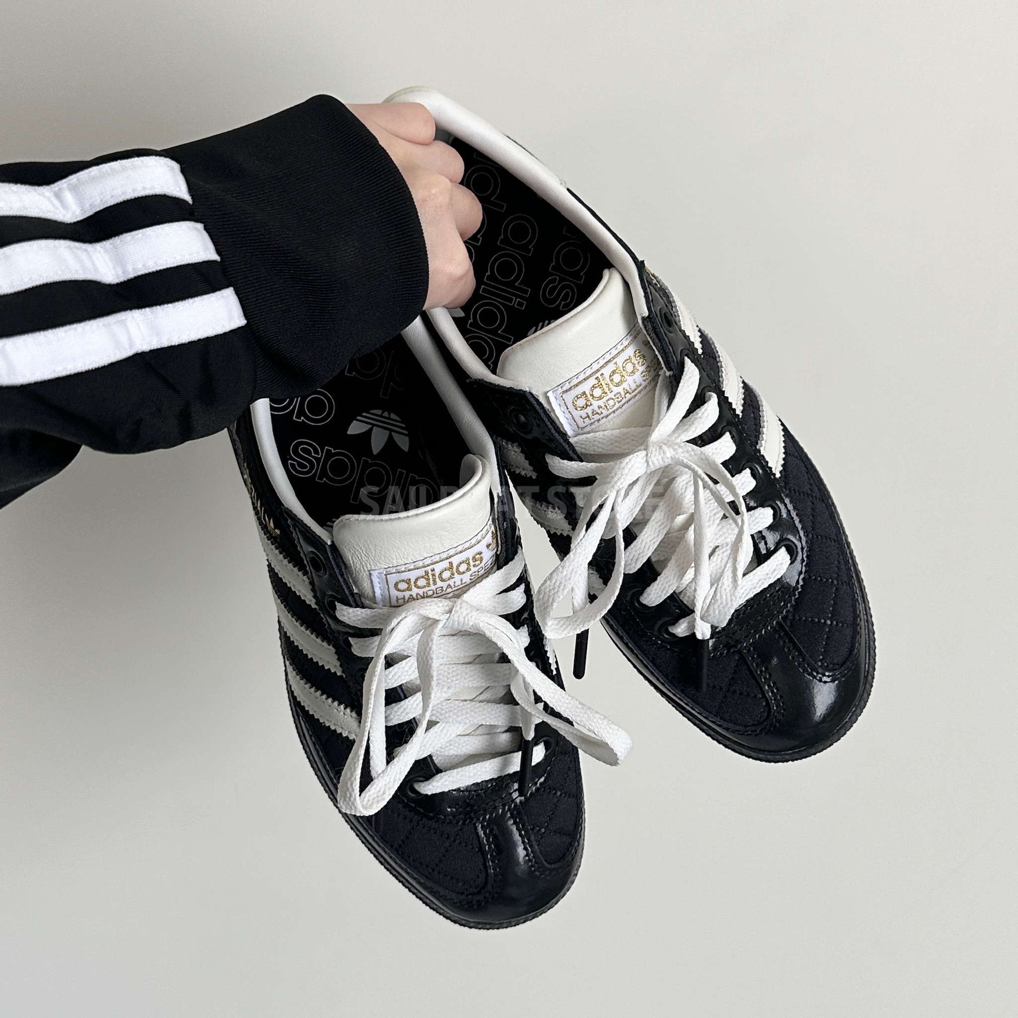#現貨供應 "新版logo" ADIDAS HANDBALL SPEZIAL 黑白 菱格紋 小香風 德訓鞋 JP5669