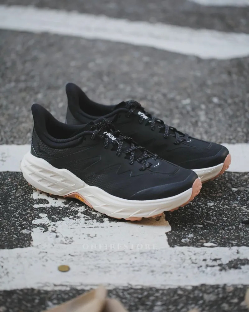 Hoka One One