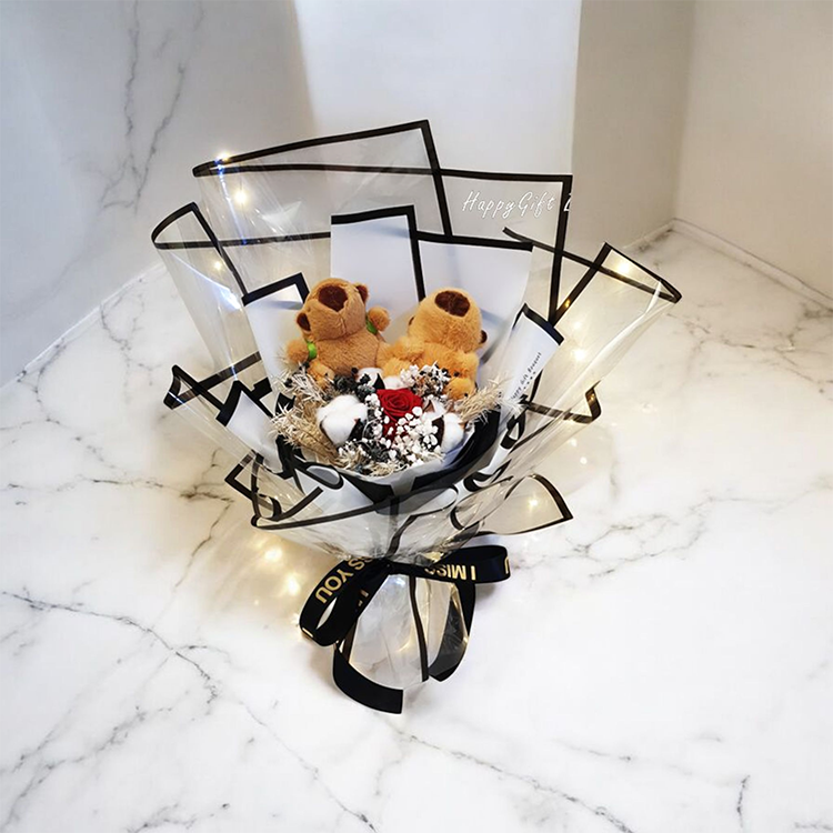 2隻卡比巴拉水豚豬玫瑰永生花棉花花束,2 Cabibala Capybara Pigs Rose Preserved Flower Cotton Bouquet