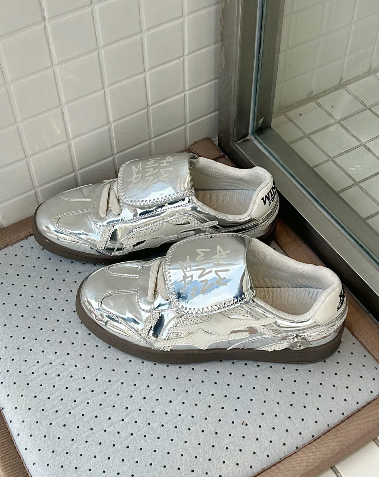 KILLWINNER SHOOTING STAR 張員瑛同款德訓鞋 水銀色蕾絲