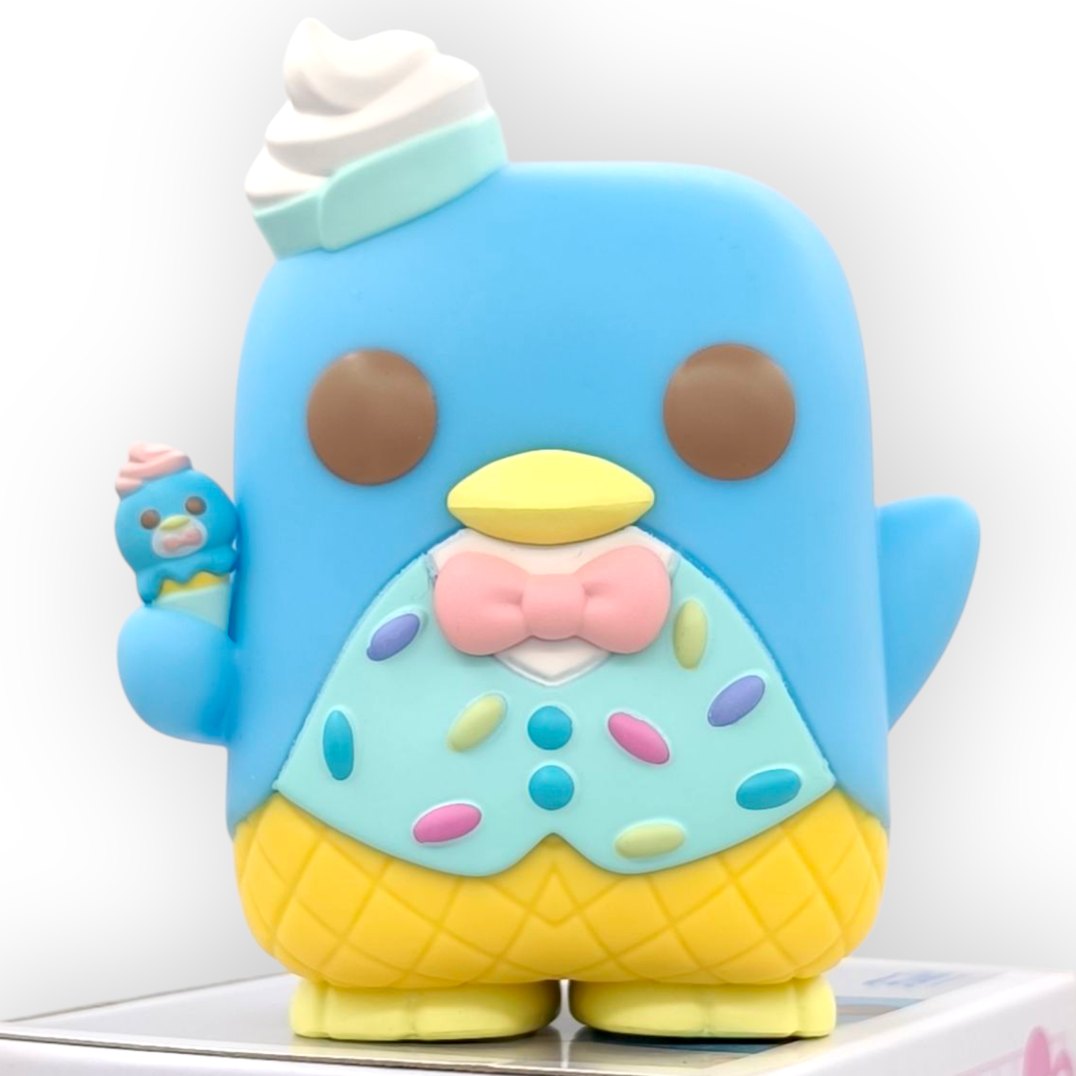FUNKO POP<Hello Kitty and Friends>山姆企鵝Tuxedosam_雪糕-No.102