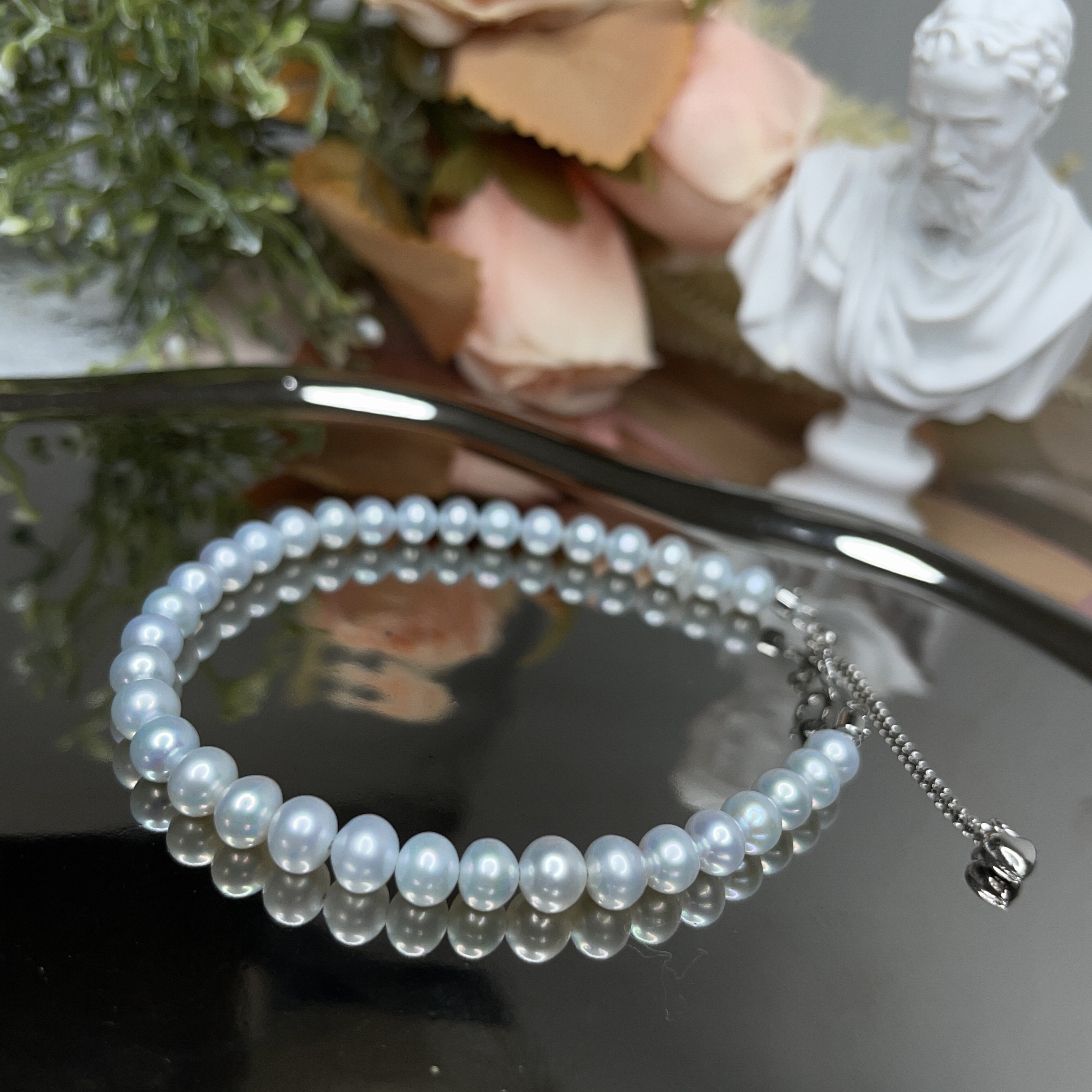 雪潤凝霜 · 銀白珍珠手鏈