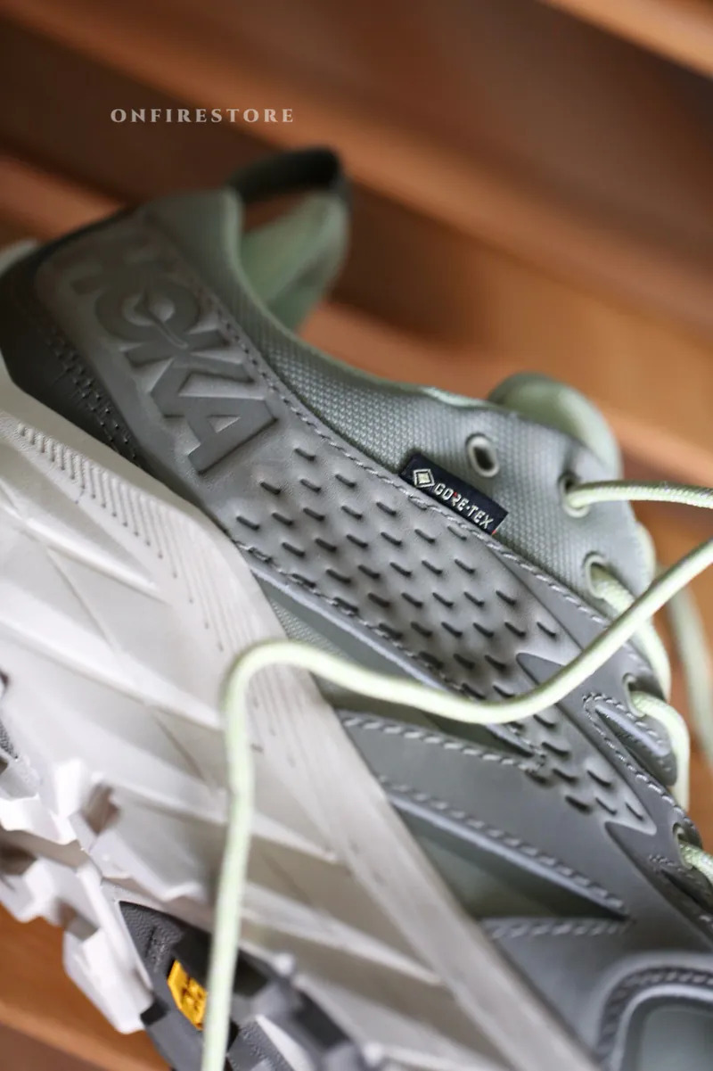 Hoka 鞋