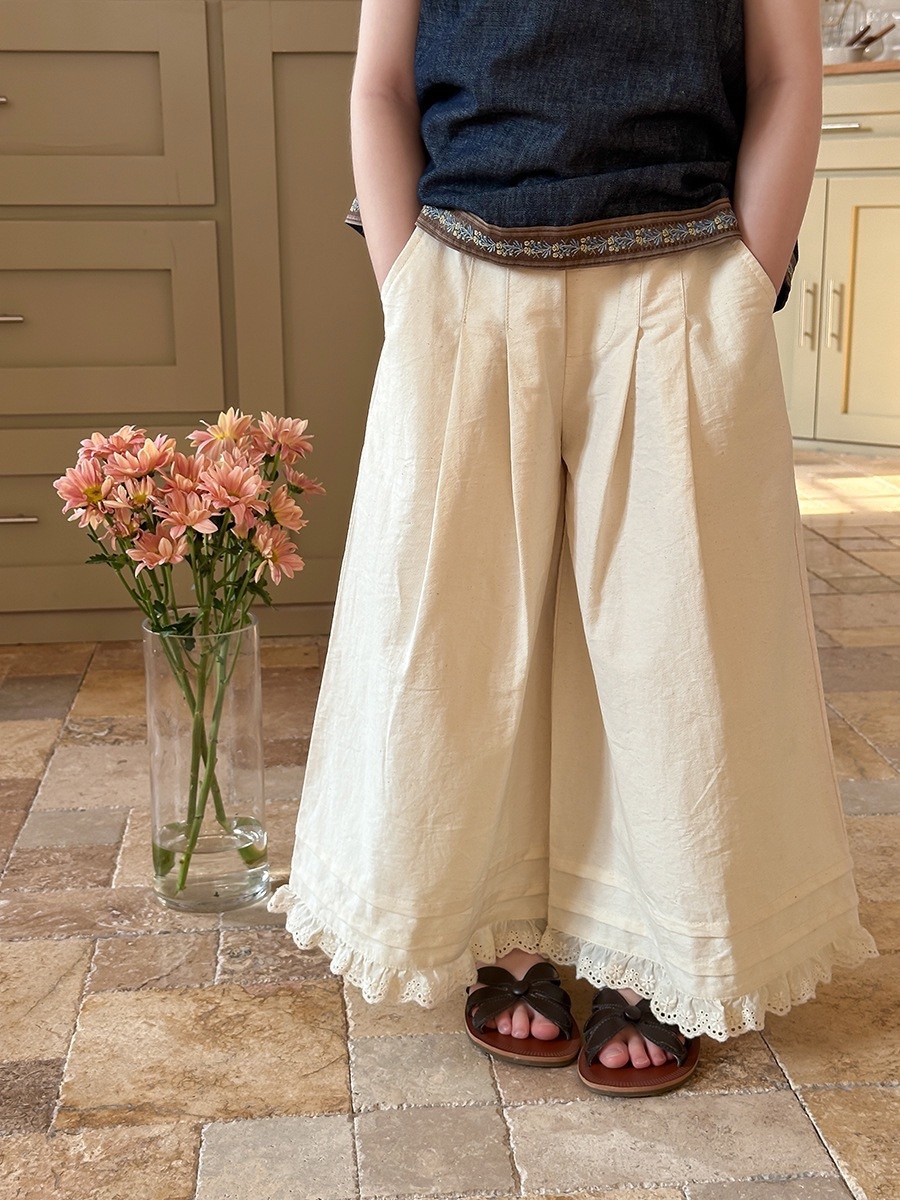 蕾絲拼接花邊寬褲