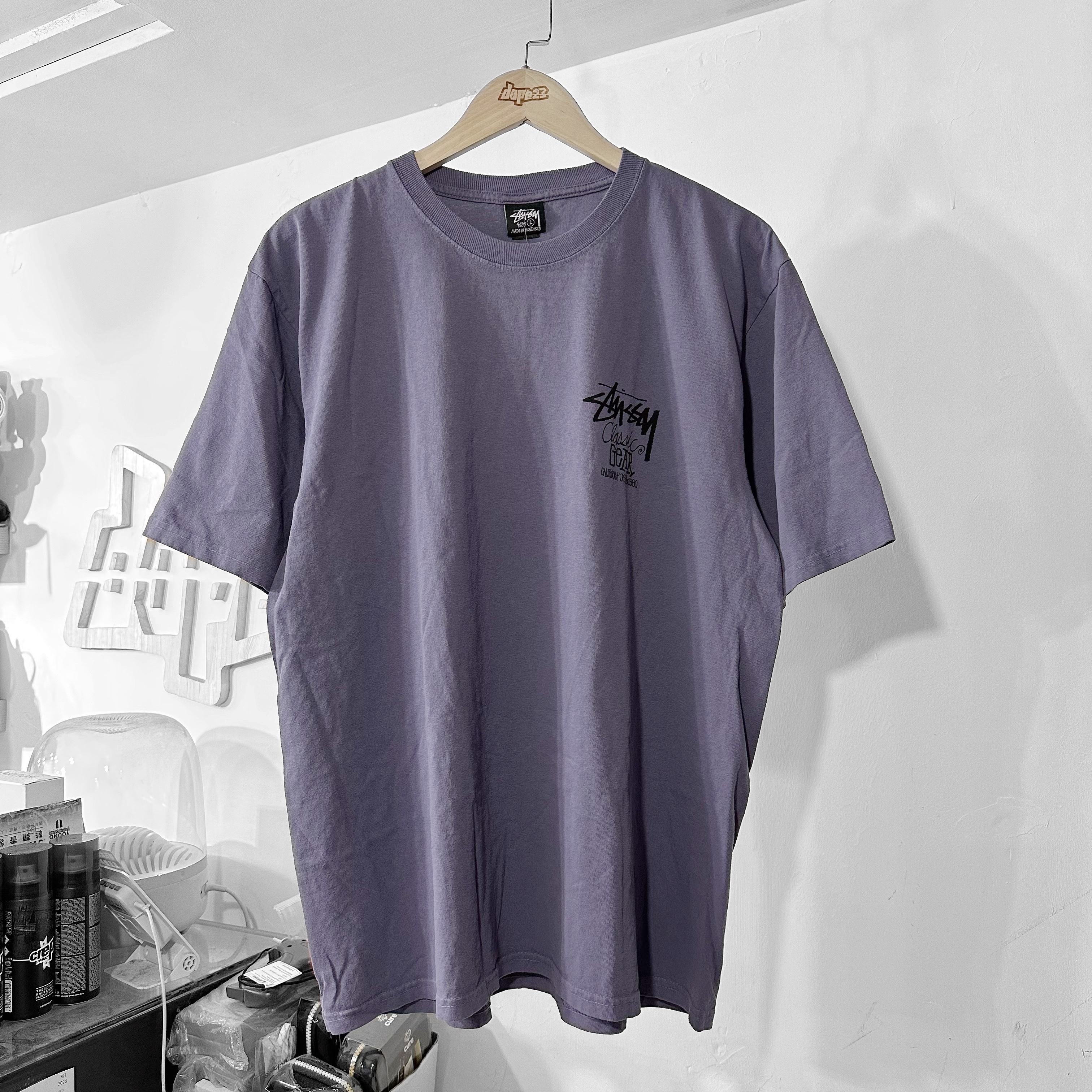 STUSSY CLASSIC GEAR TEE PIGMENT DYED  GRAPE