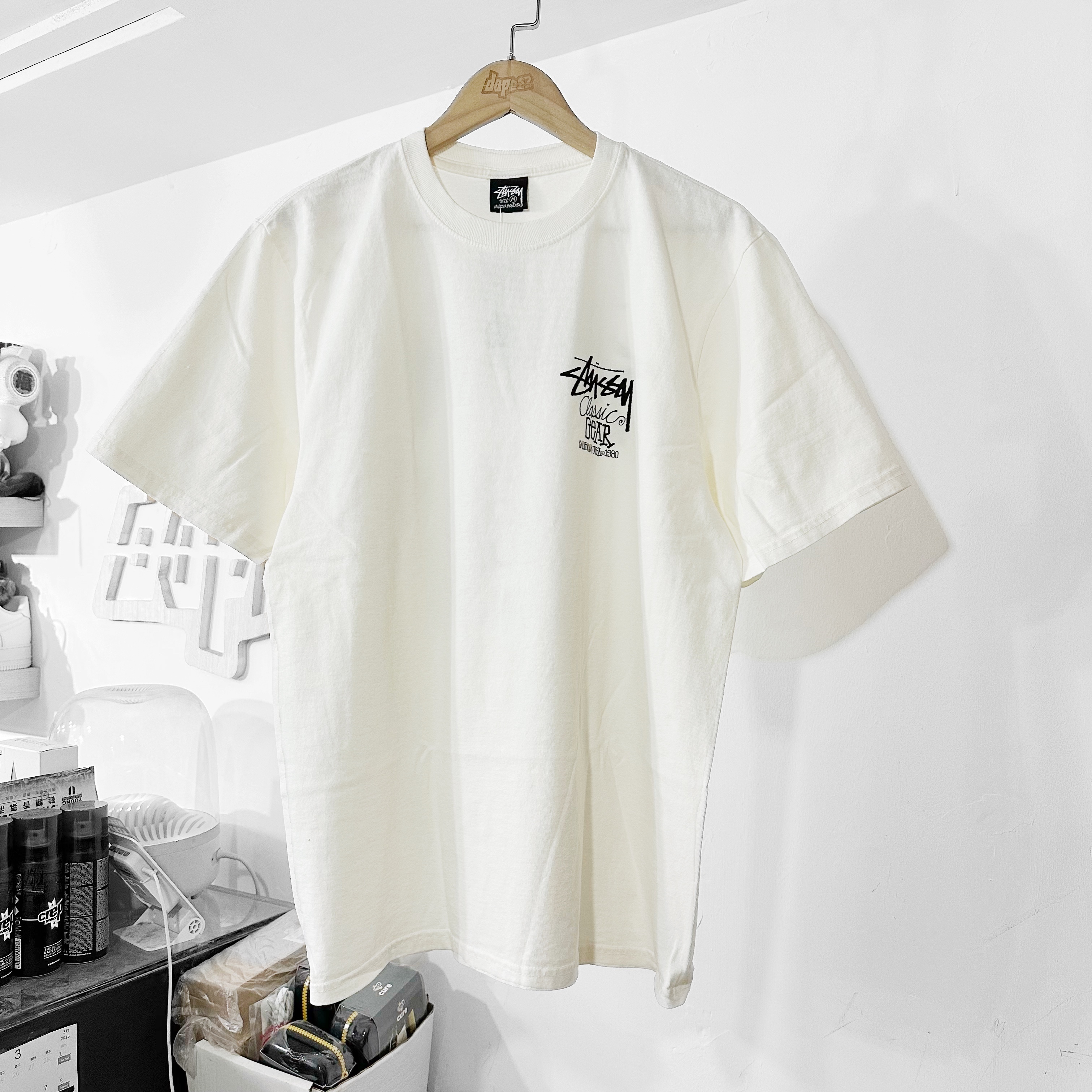 ☆STUSSY☆ PIGMENT DYED CLASSIC GEAR T-SHIRT WHITE Classic Gear Tee Pigment Dyed – Natural | Tees | Stüssy