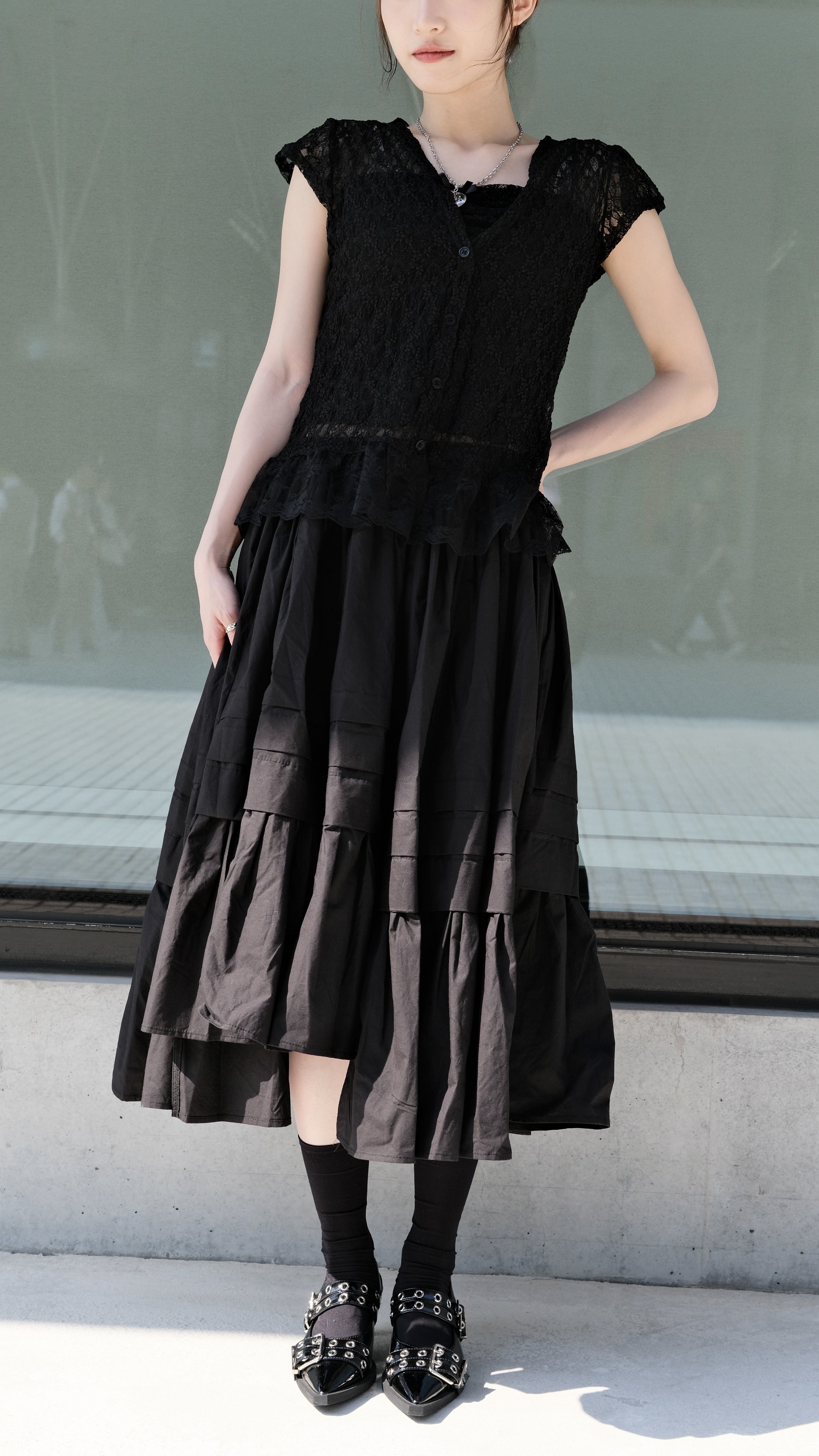 [兩色入] 不規則摺摺大傘中裙(black)