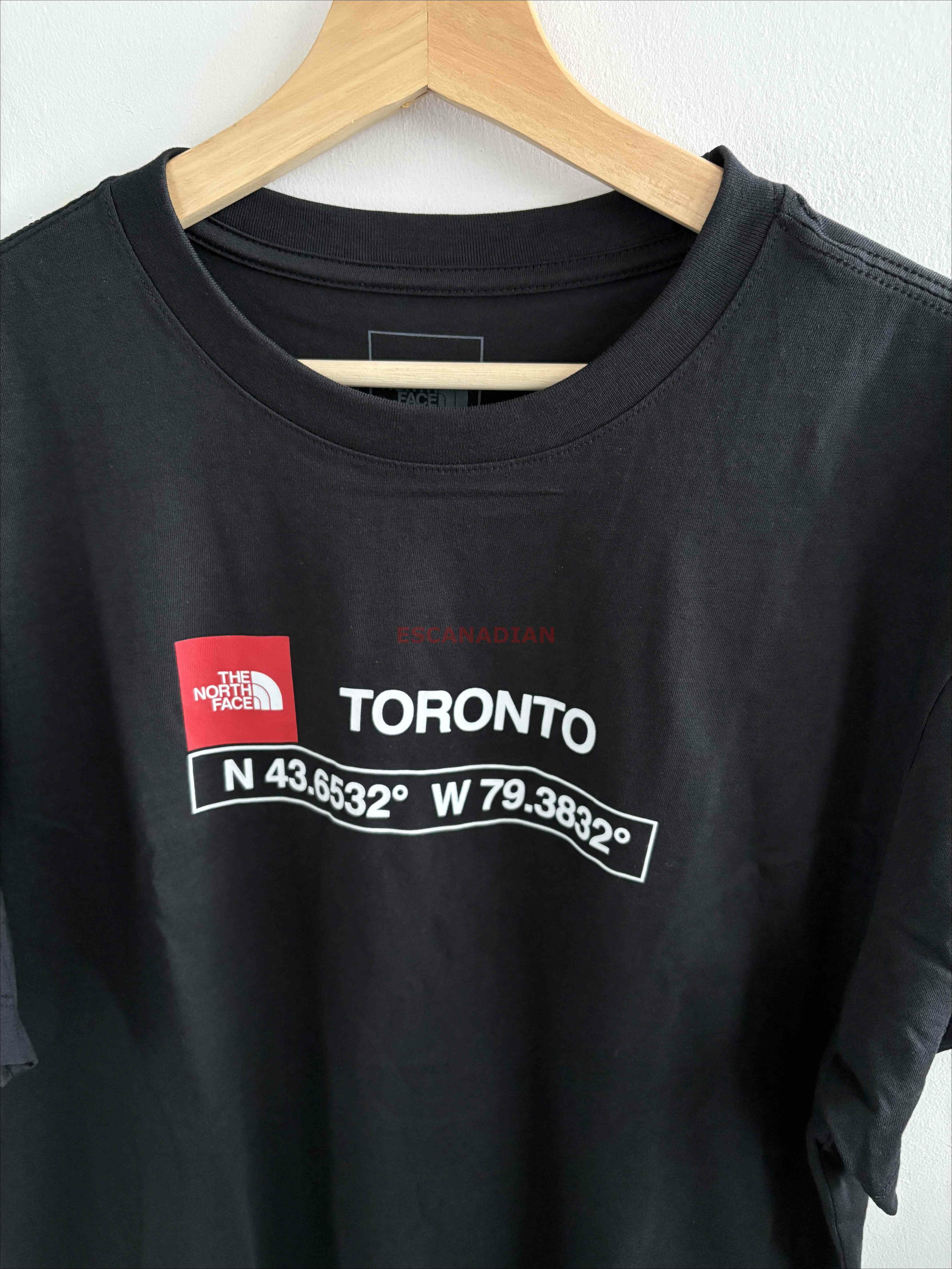 THE NORTH FACE 男大人 多倫多城市限定 短TEE