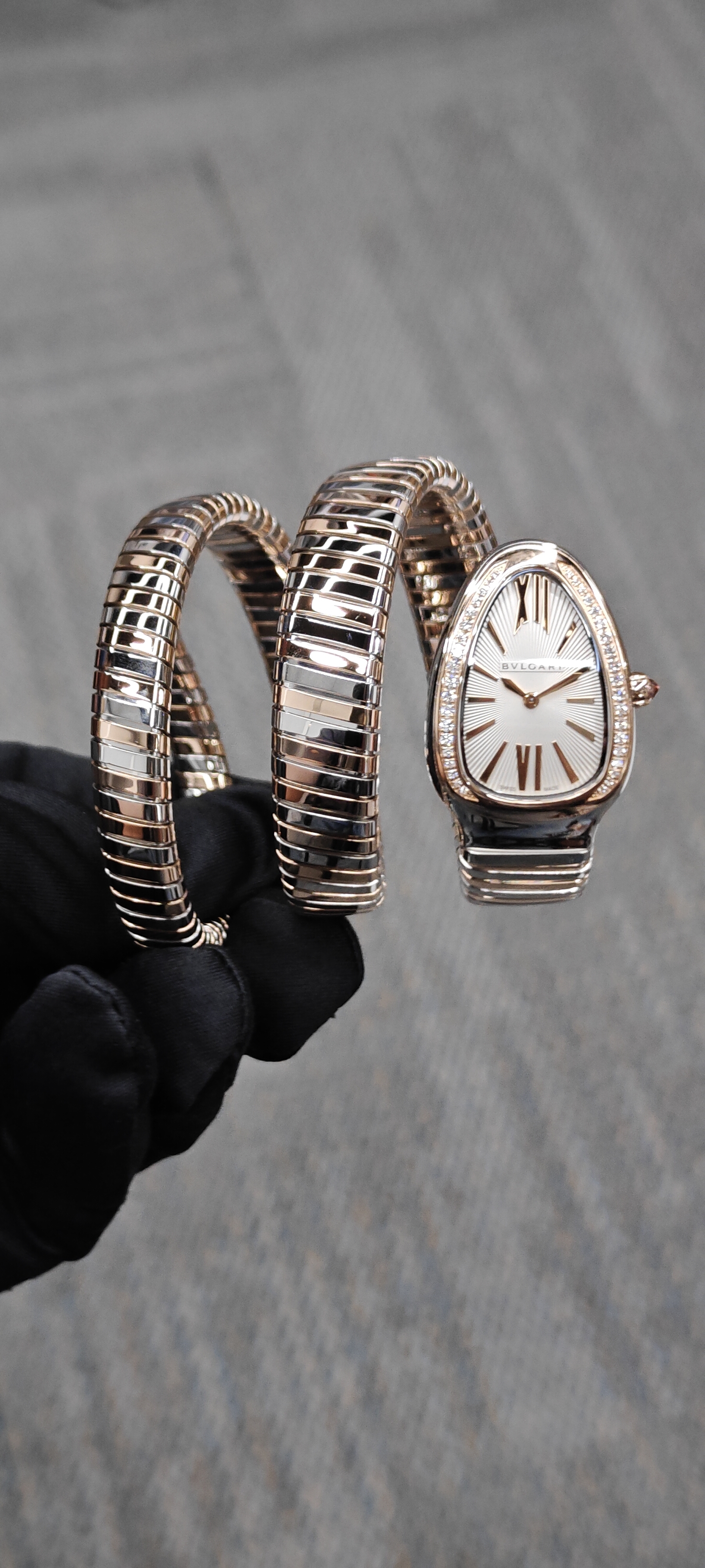 103149 | BULGARI SERPENTI TUBOGAS SILVER DIAL DIAMOND