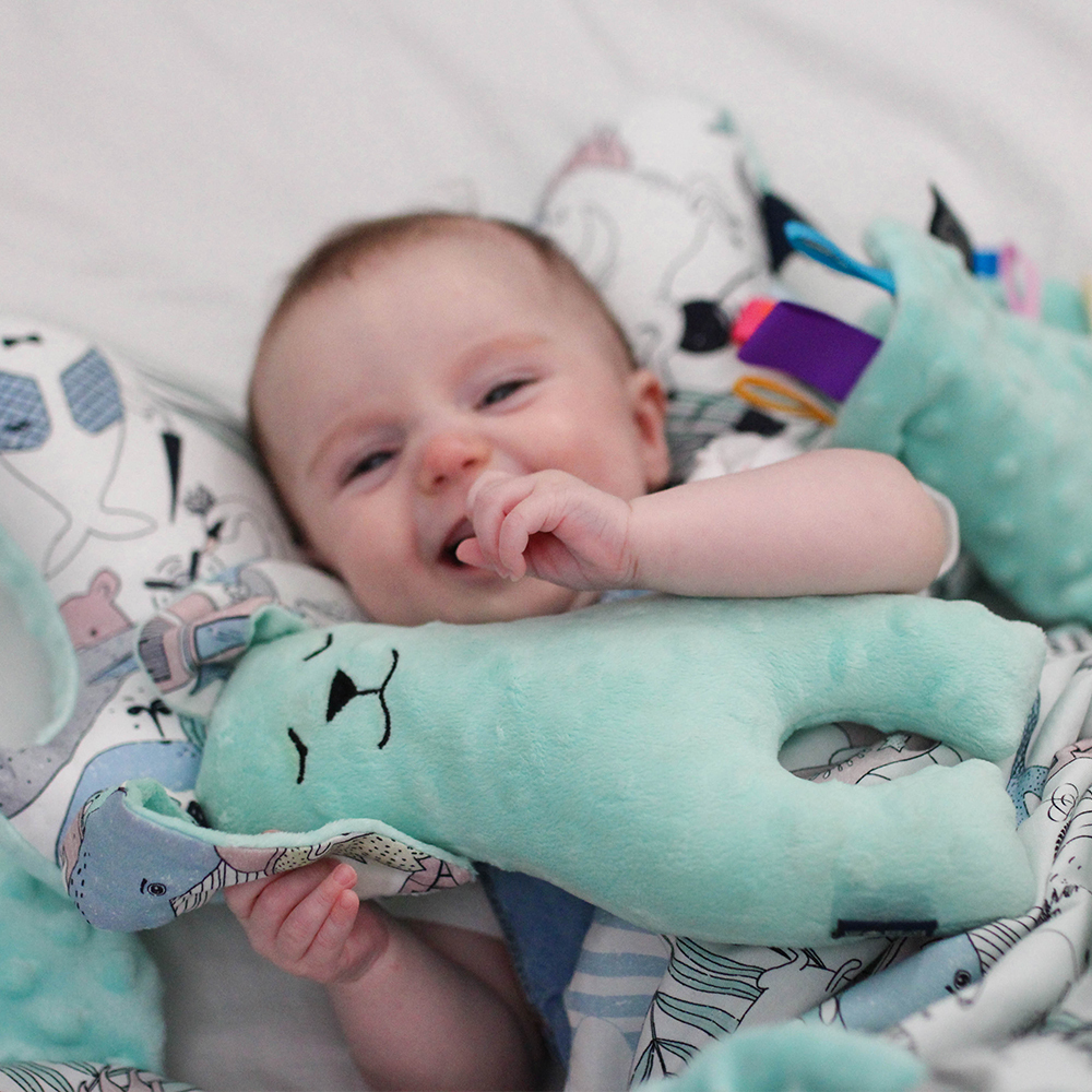 Gift DollBao 豆豆毯8號彌月禮盒 (巧柔豆豆毯加大款+豆豆安撫兔40cm)｜多款可選