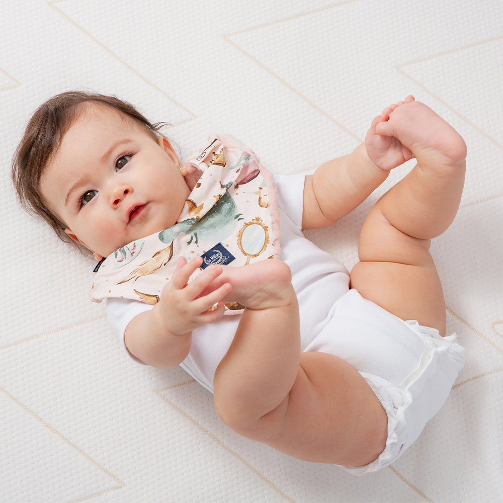 Gift DollBao 豆豆圍兜領巾2號彌月禮盒 (豆豆圍兜領巾+竹纖銀離子紗布巾)｜多款可選