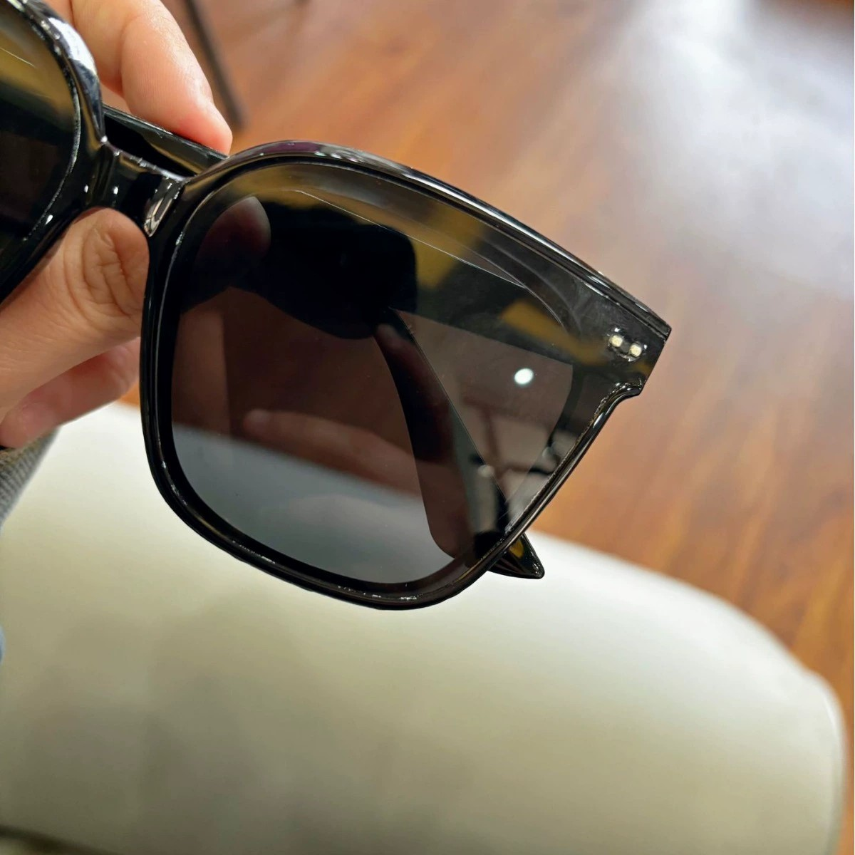 Korean Vintage Black Frame Sunglasses with Soft Leather Pouch