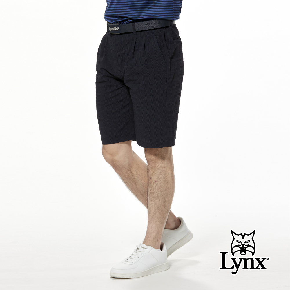 【Lynx Golf】兩側鬆緊帶設計泡泡布紋路經典格紋雙折休閒短褲