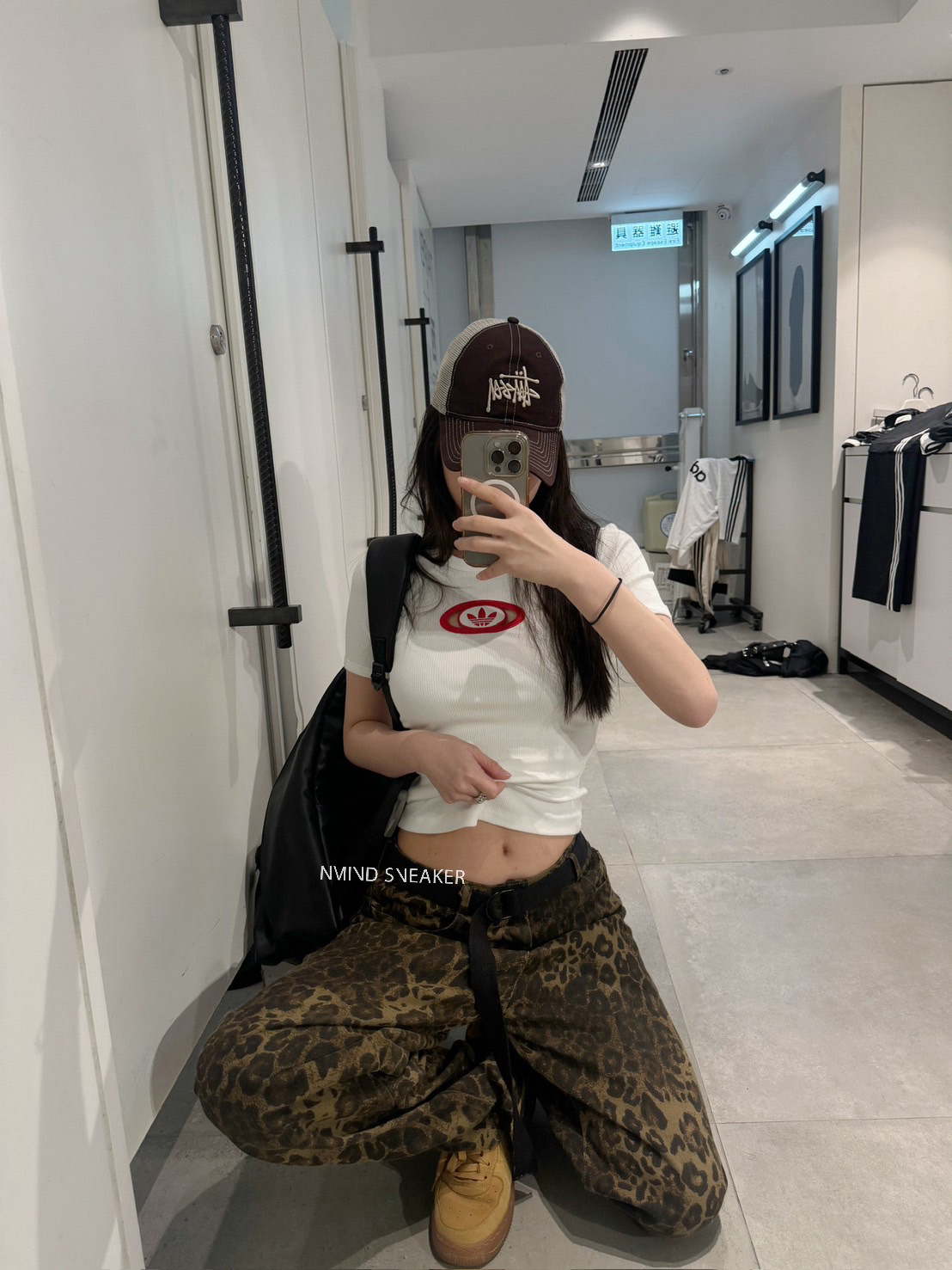 Adidas Originals 簍空logo短袖上衣 (黑/白)