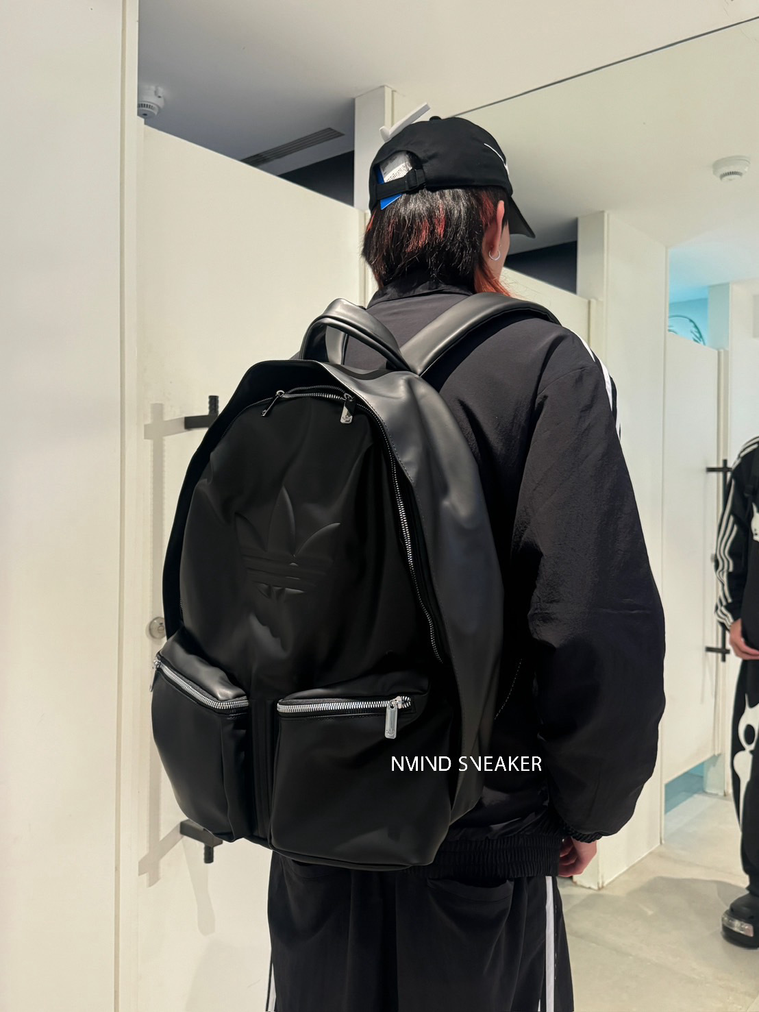 Adidas Originals 大logo皮質後背包