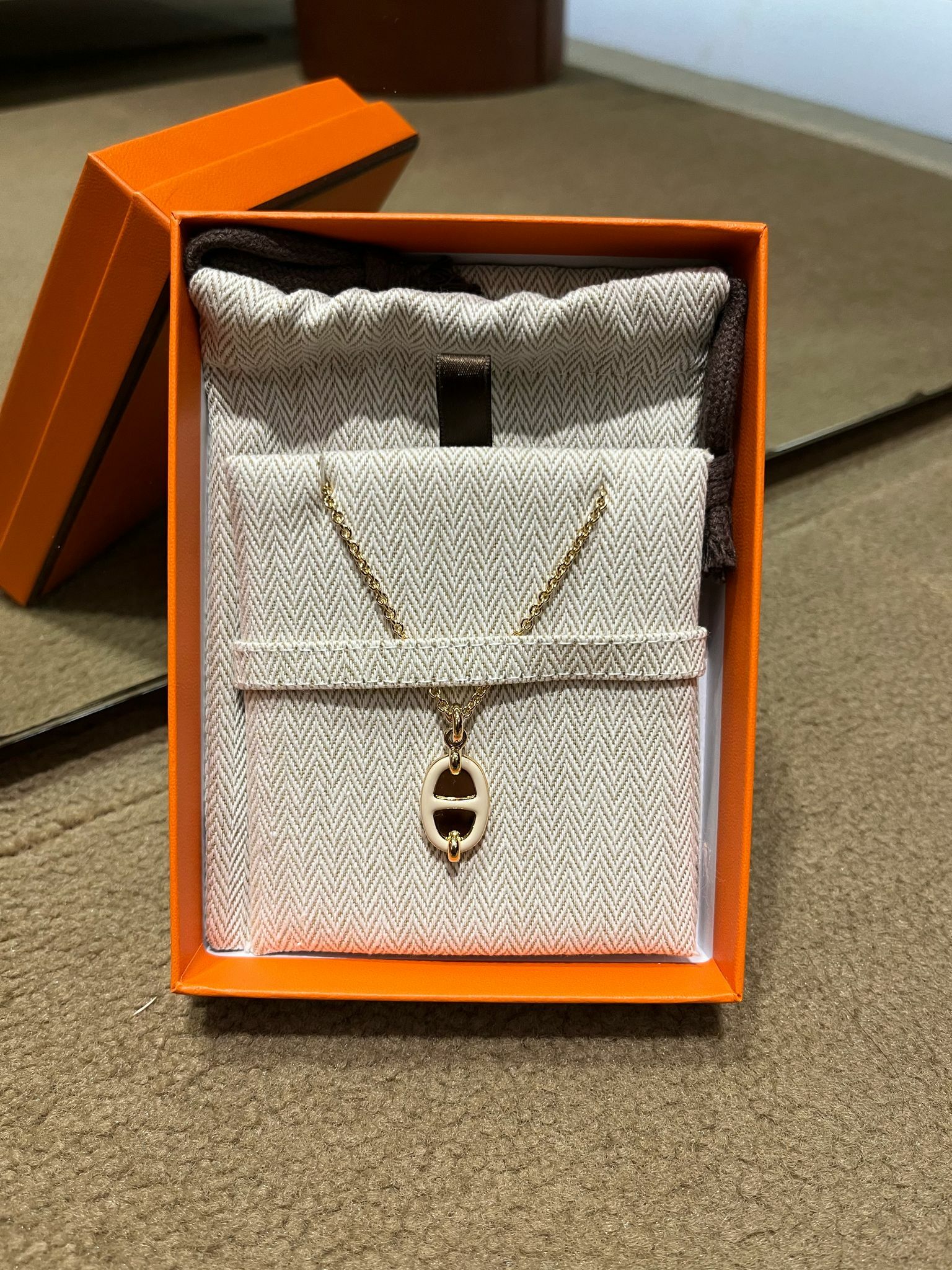 Mini maillon pendant small model creme CC