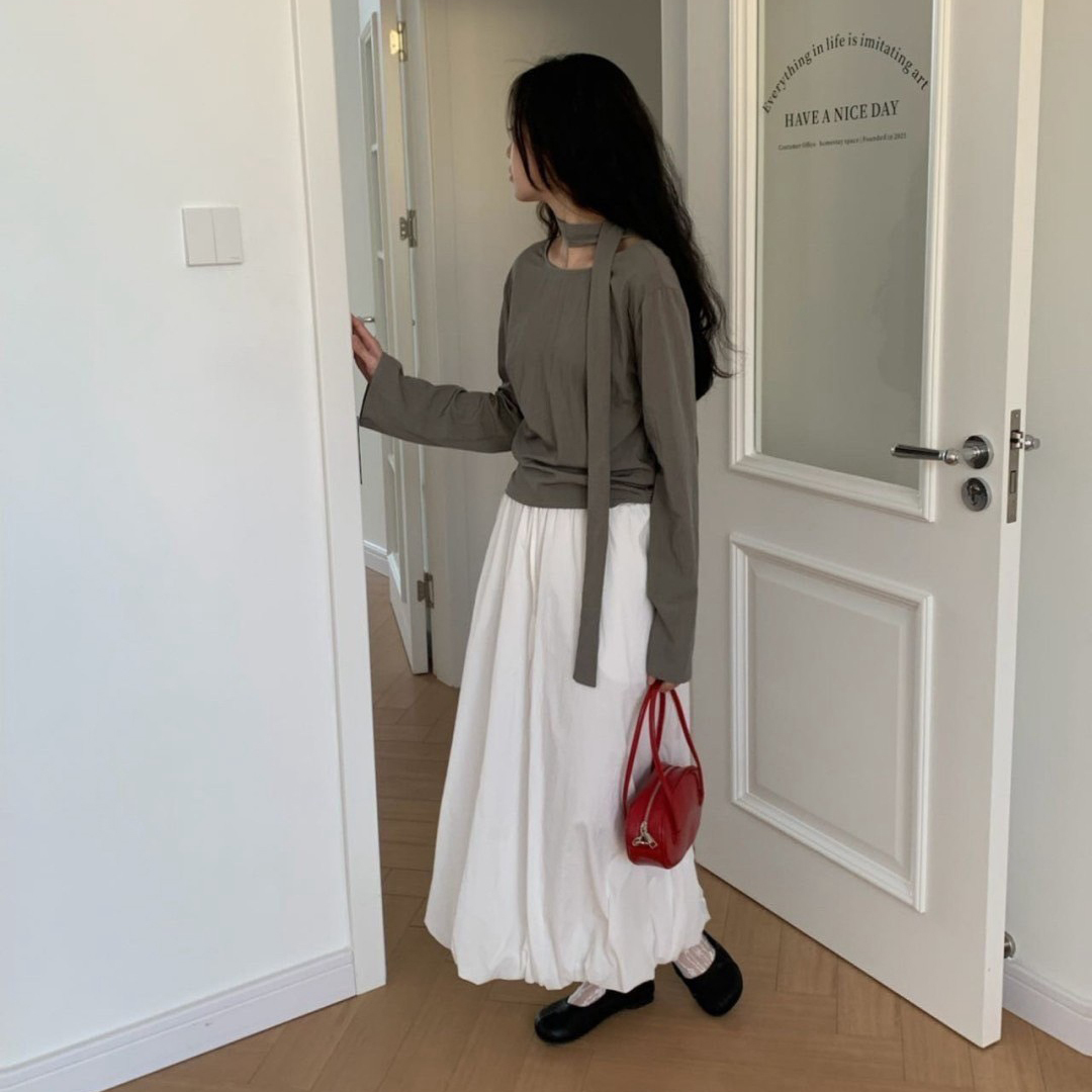 模特穿著#520 復古花苞燈籠長裙白色全身照
