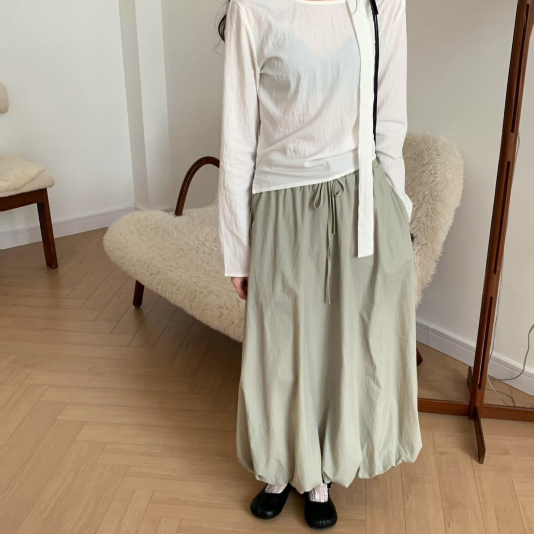 模特穿著#520 復古花苞燈籠長裙卡其綠