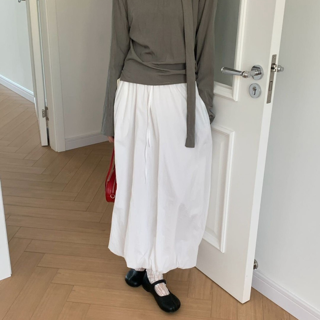 模特穿著#520 復古花苞燈籠長裙白色正面照