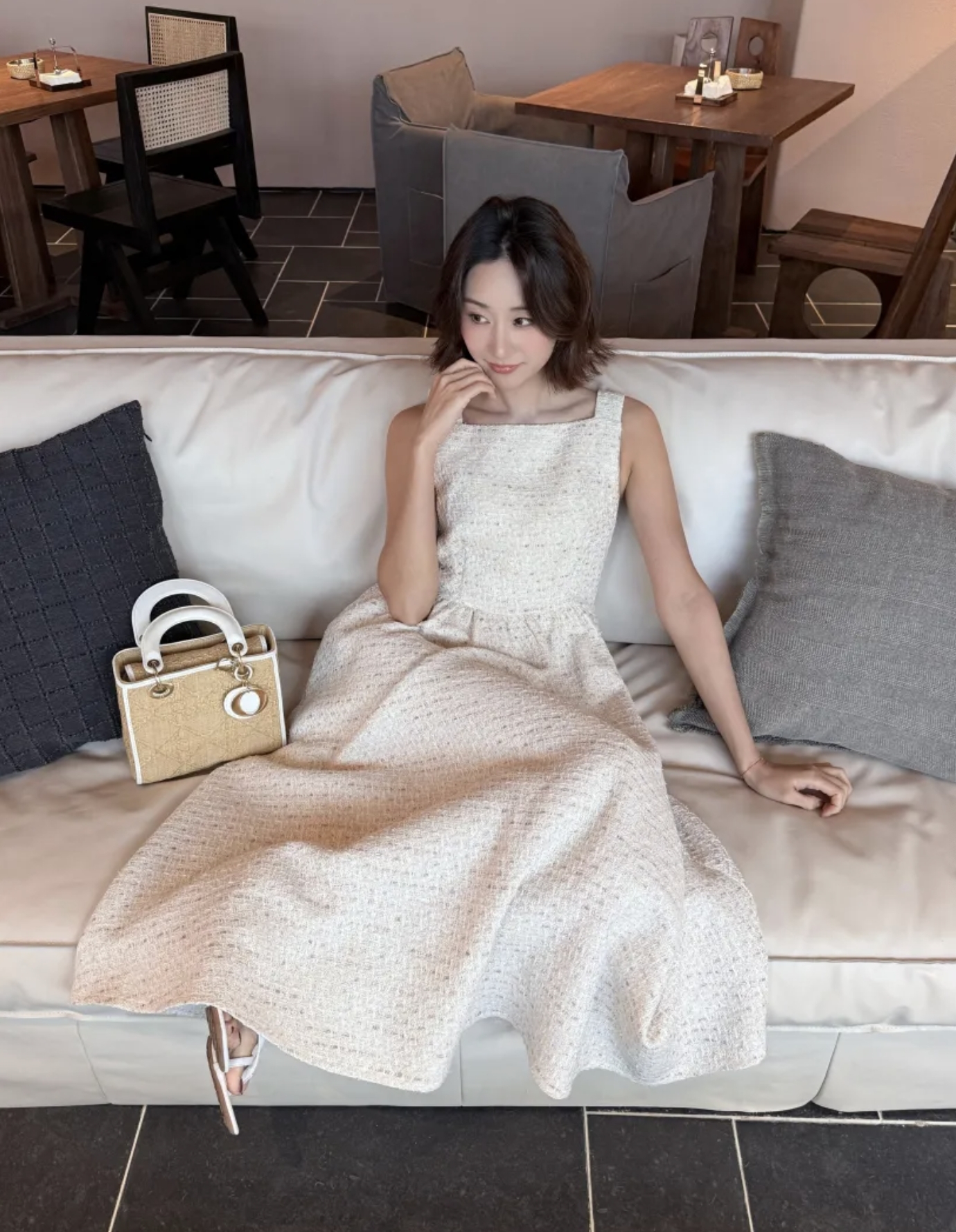 奶油白氣質小香風軟呢方領長洋裝S-M (Elegant & Love)