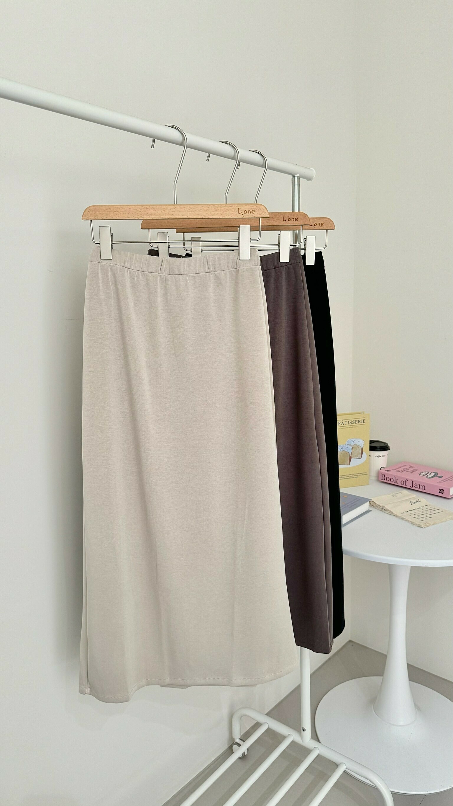 莫代爾彈性開衩裙