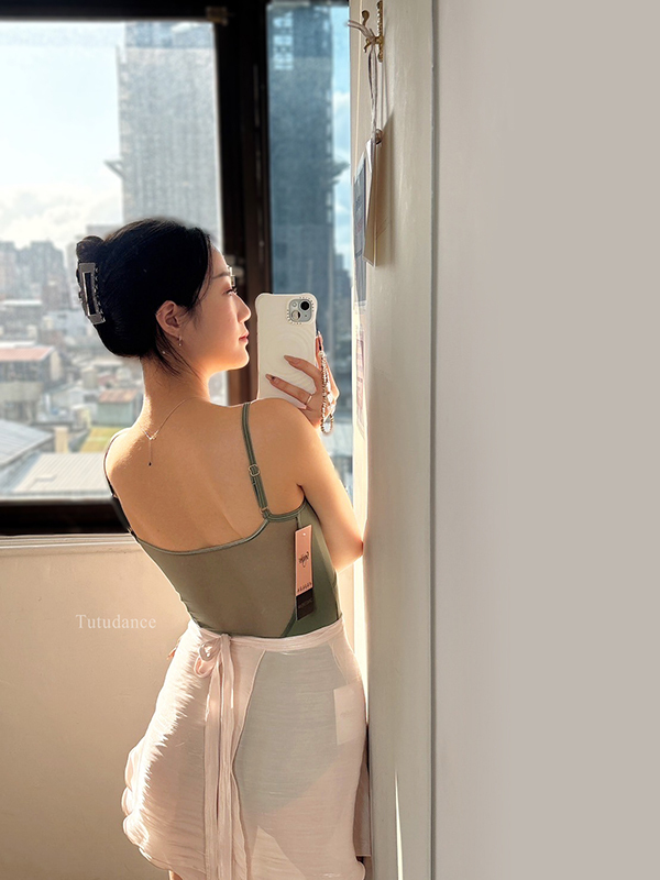 俄羅斯 Grishko【GR-DA2074 細肩帶高胯舞衣】可放胸墊