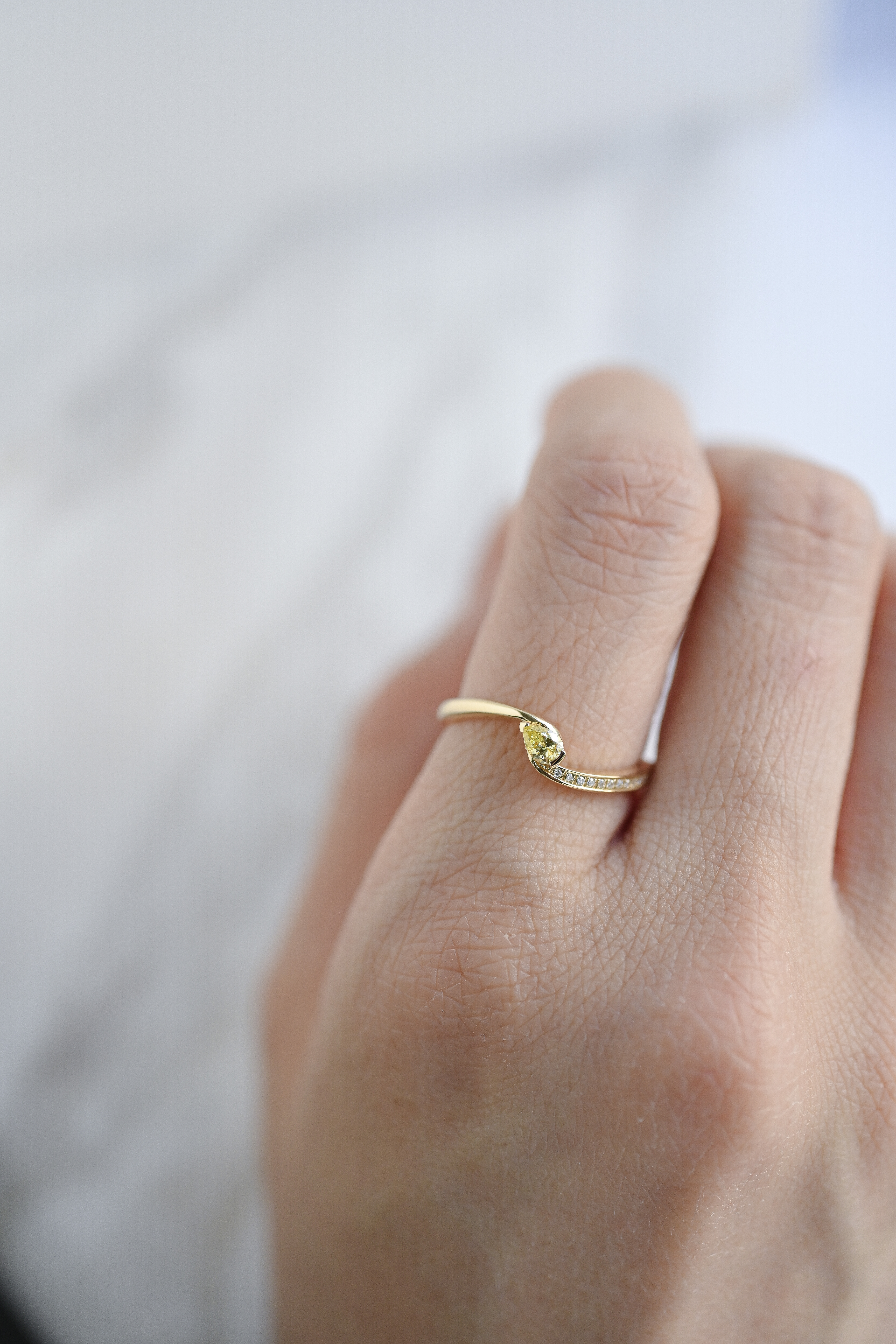 18K Pear shape Yellow and white Diamond Ring