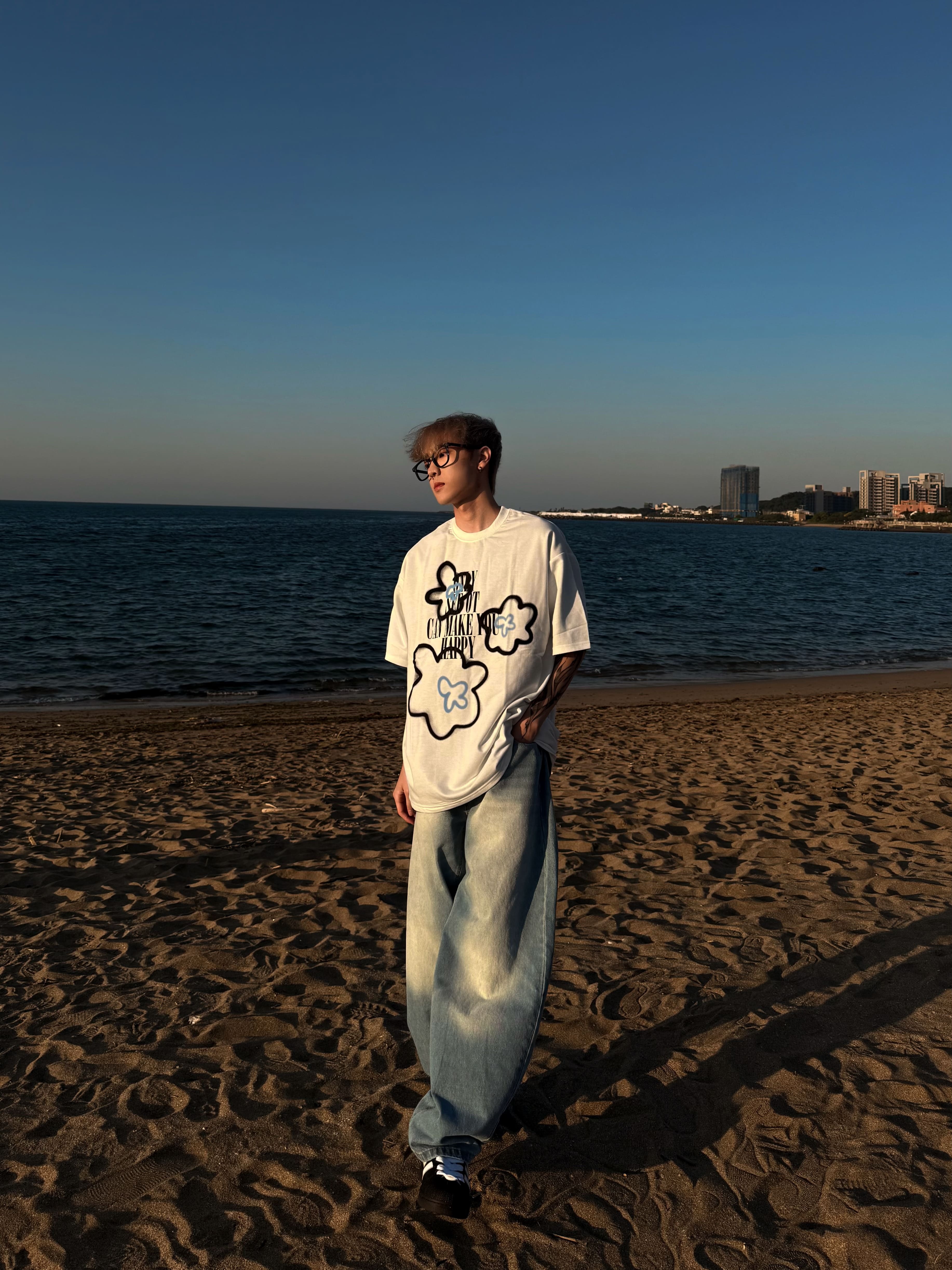 (部分現貨)質感刷色錐形彎刀牛仔褲