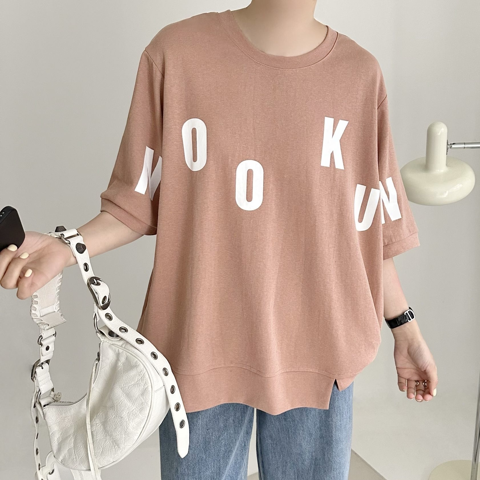 【BONNIE】寛鬆款英文字TOP