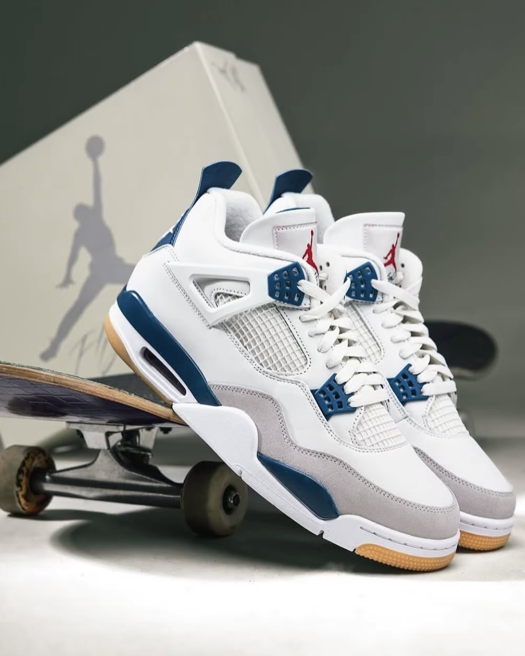 【Focus Store】預購 Nike SB x Nike Air Jordan 4 Retro SP "Navy" 深藍色 DR5415-100