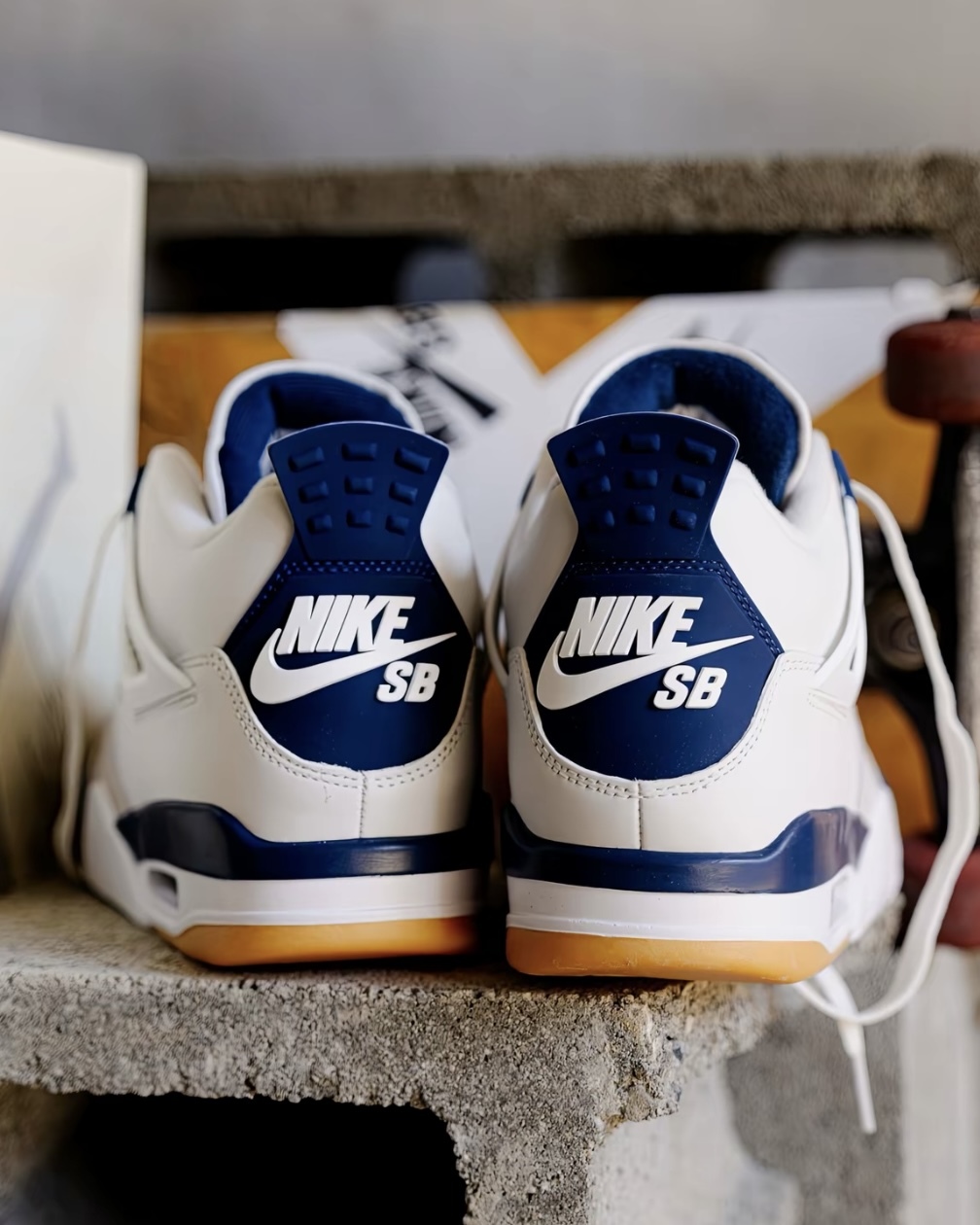 Focus Store】預購Nike SB x Nike Air Jordan 4 Retro SP 
