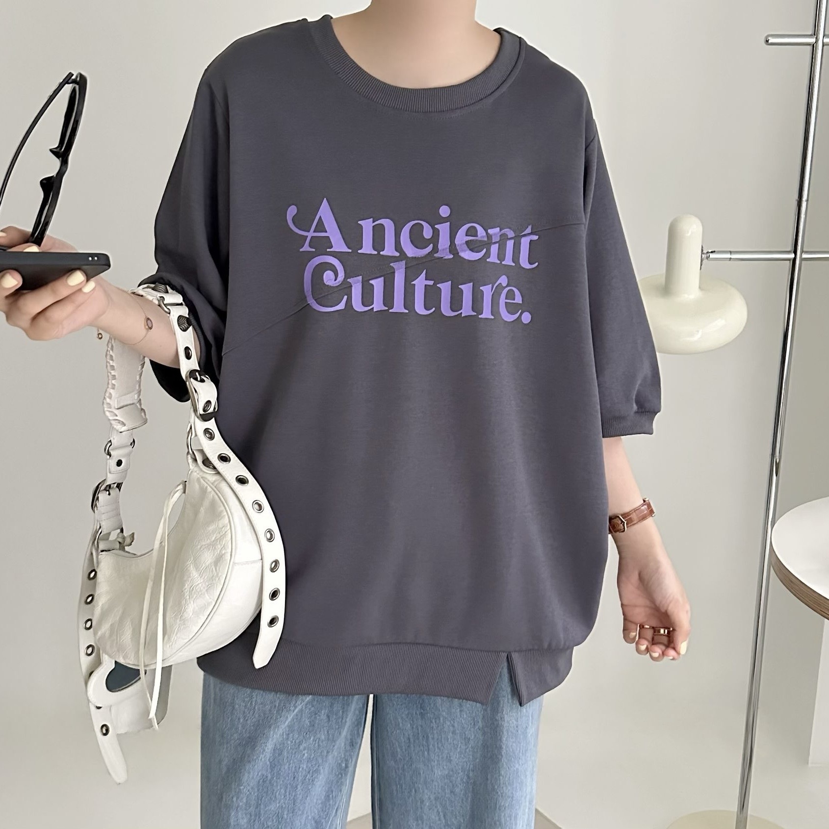 【BONNIE】斜骨英文字TOP