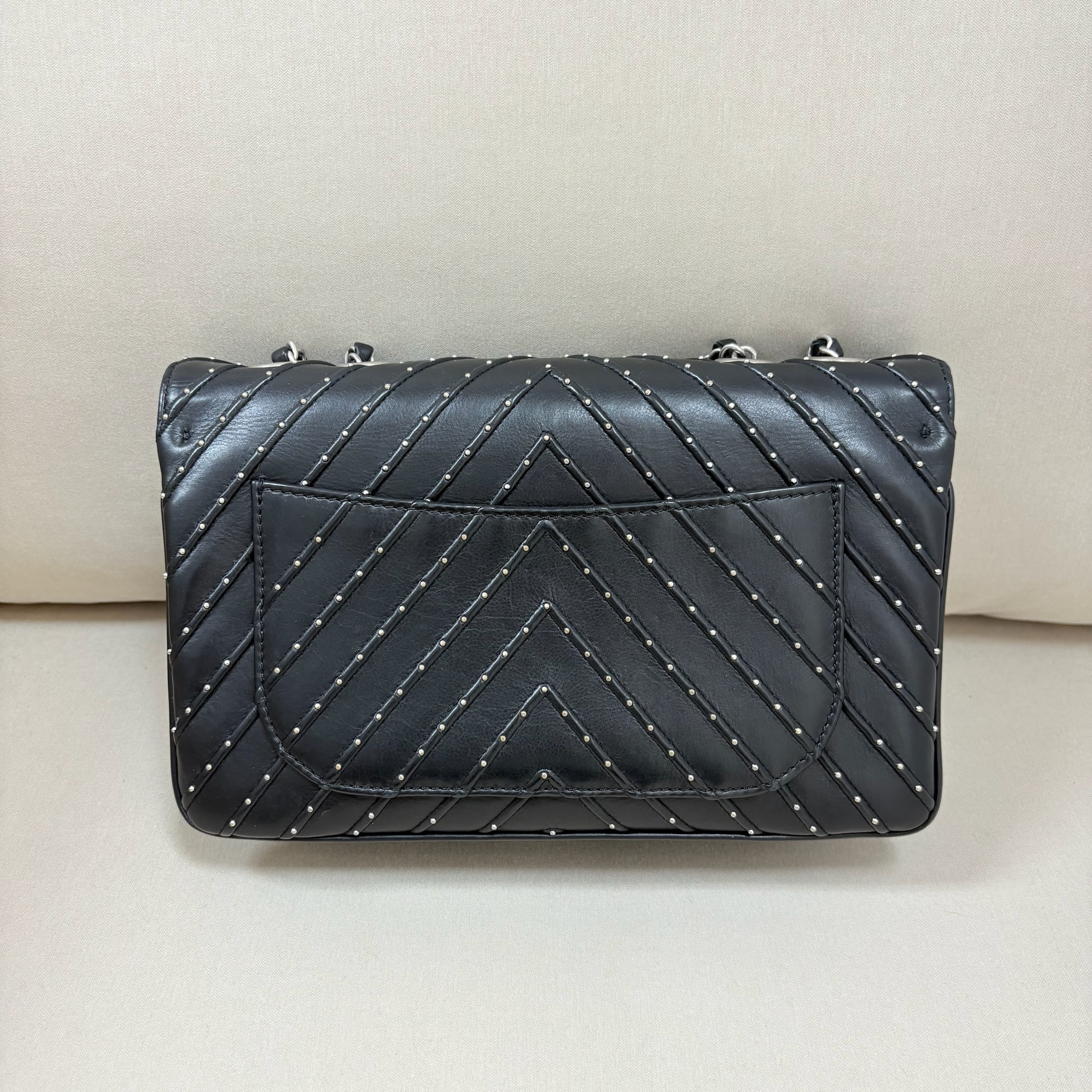 Chanel Chain Shoulder Bag - Black / Shw