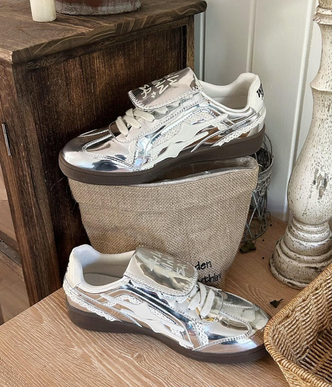 【APAIR】預購 Killwinner 鏡面銀 德訓鞋 銀色 膠底 芭蕾風 蕾絲銀 KWDX23110535