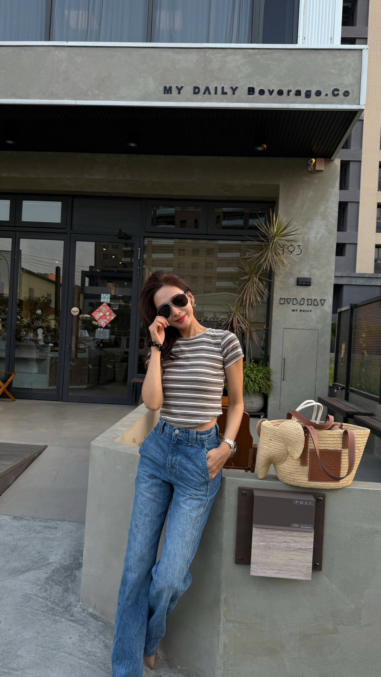 撞色細條紋短版上衣