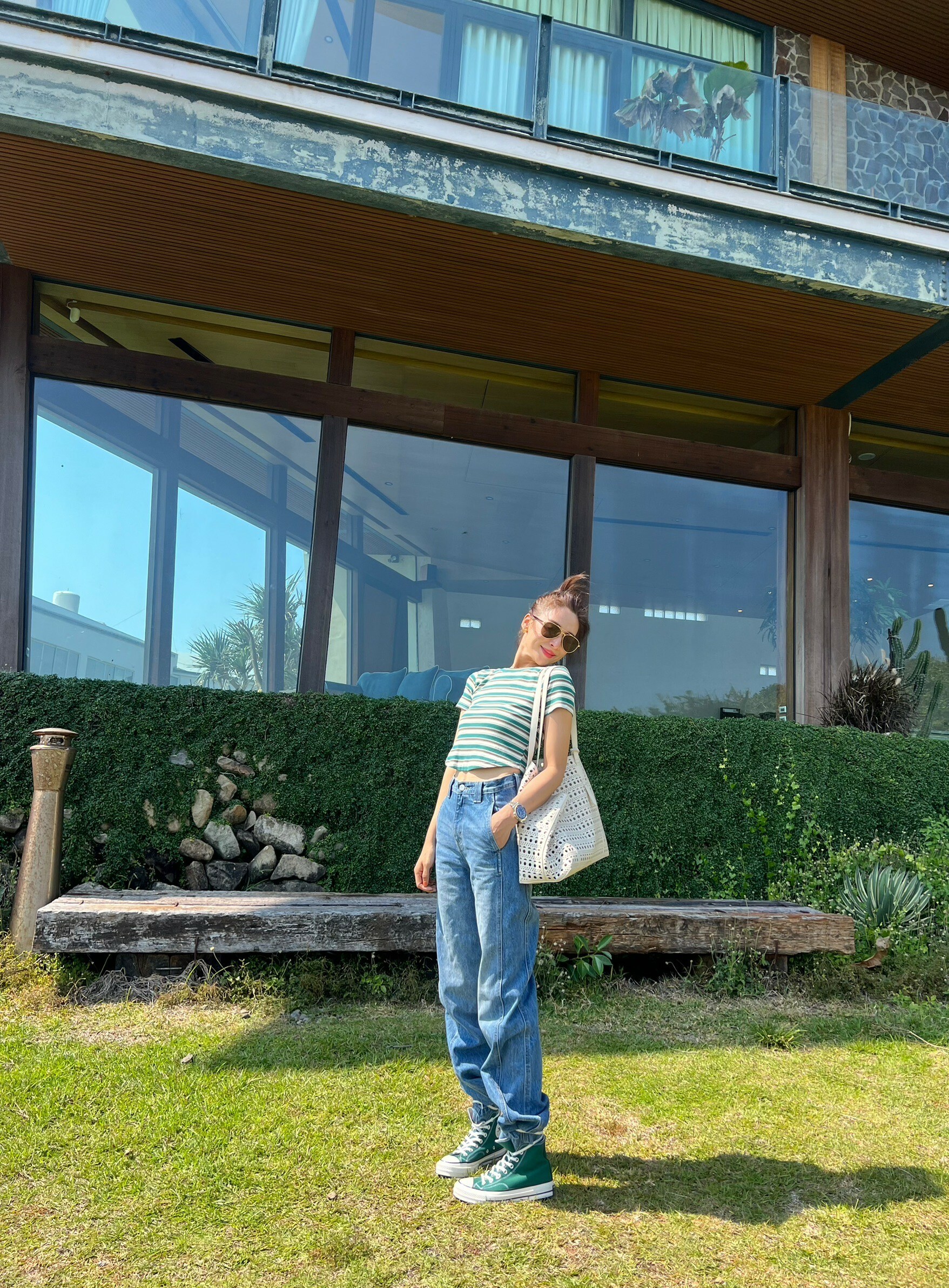 撞色細條紋短版上衣