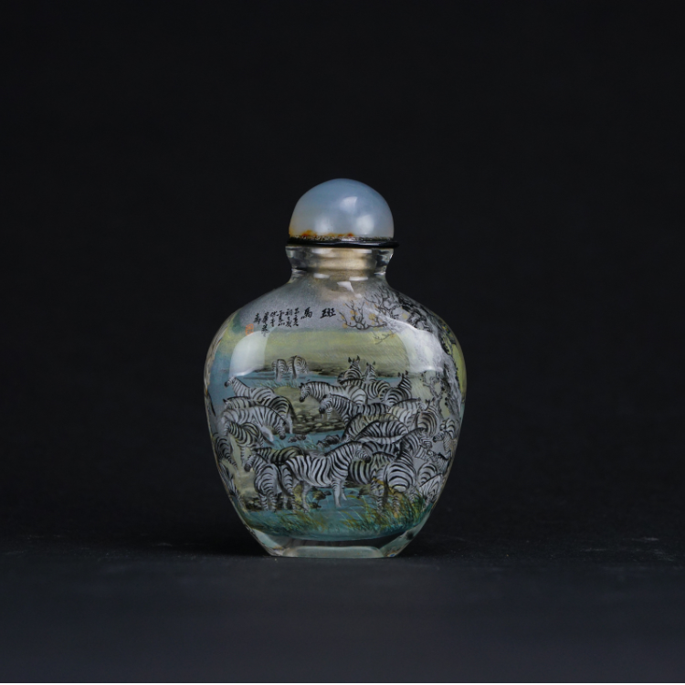 鹿港窯典藏級內畫工藝|斑馬鼻煙壺 精工薄胎詮釋野性與優雅