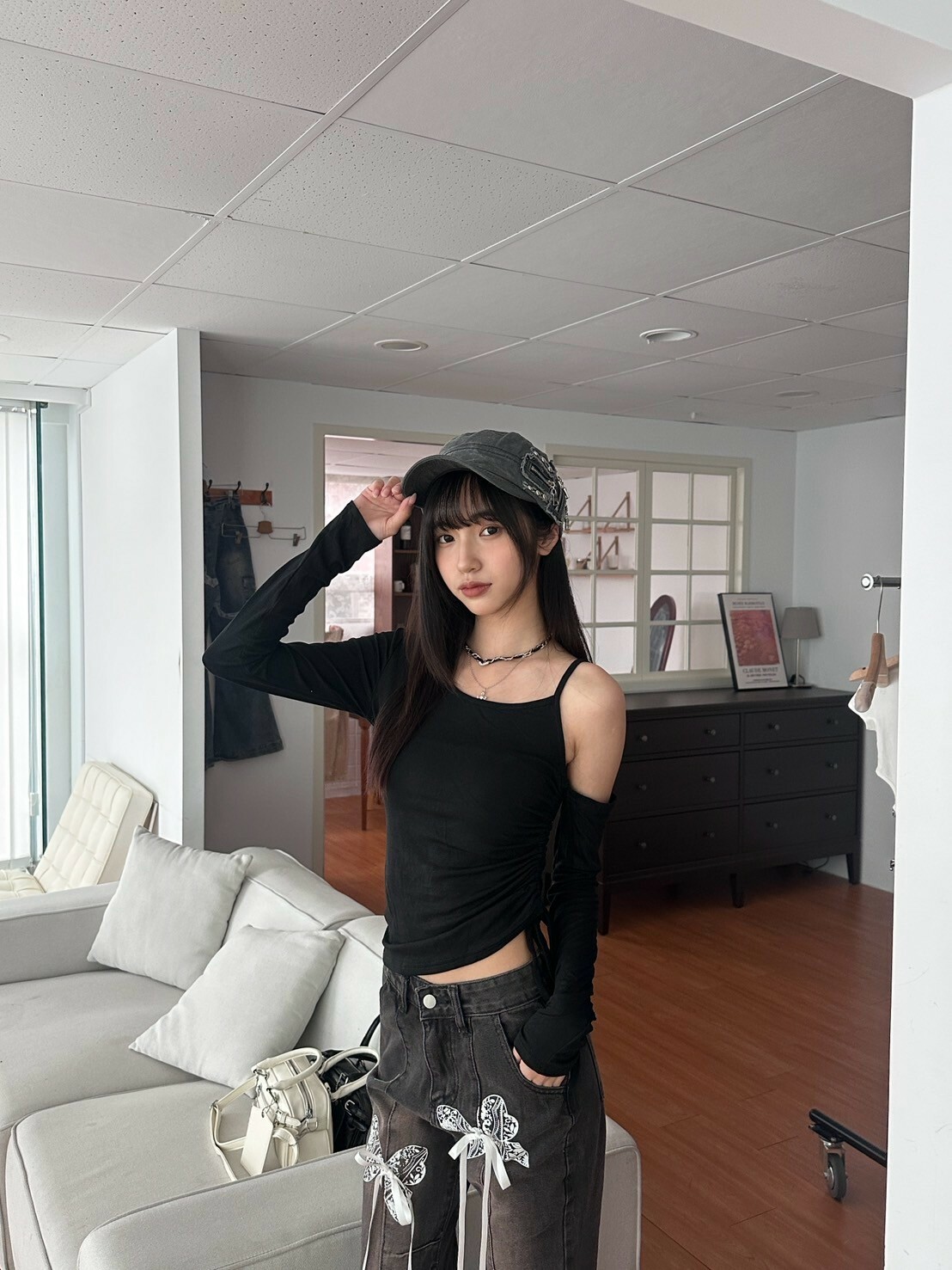 緋聞女友 不規則側腰綁帶露肩上衣 2colors