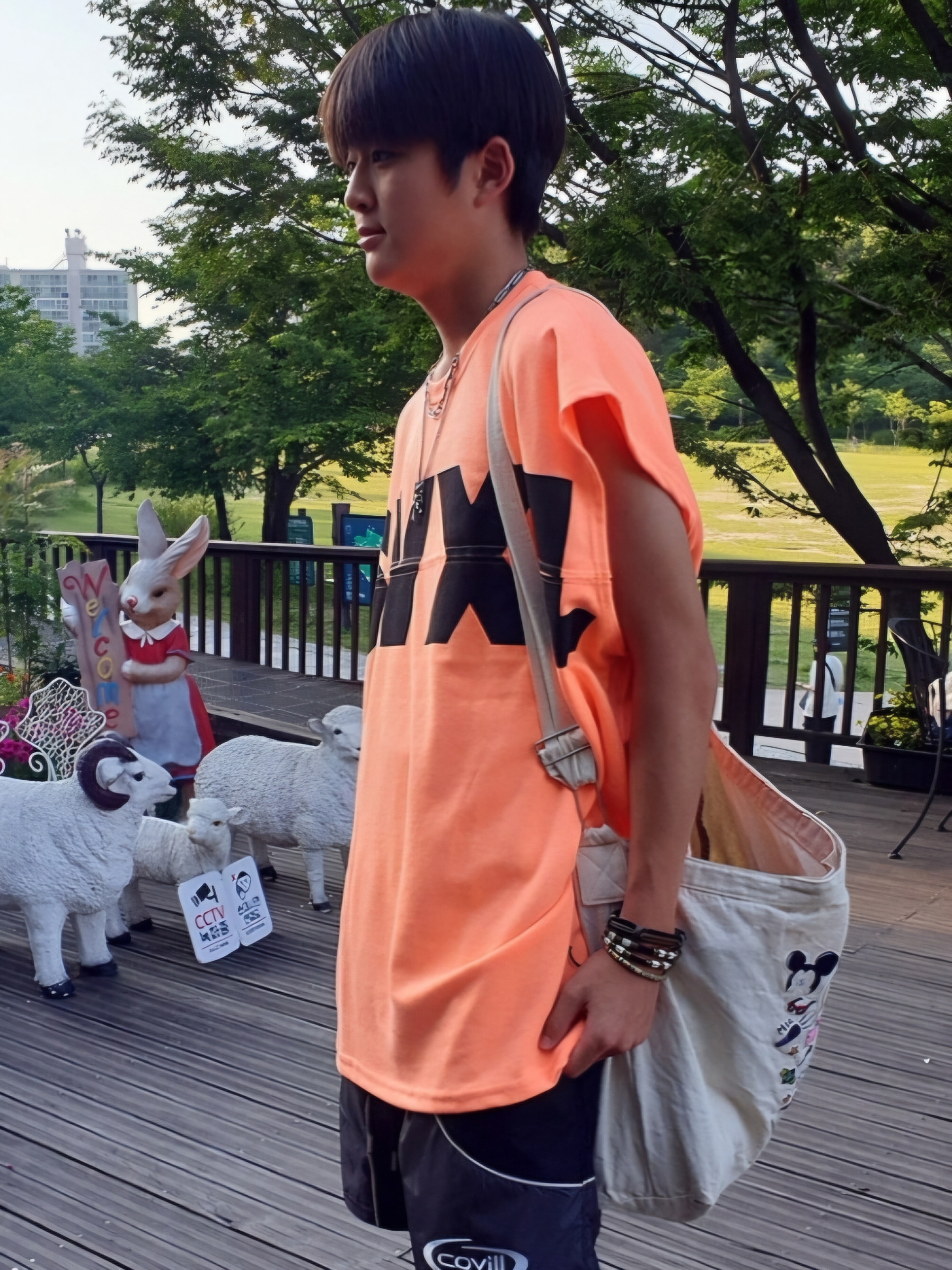 剪裁標誌寬版背心