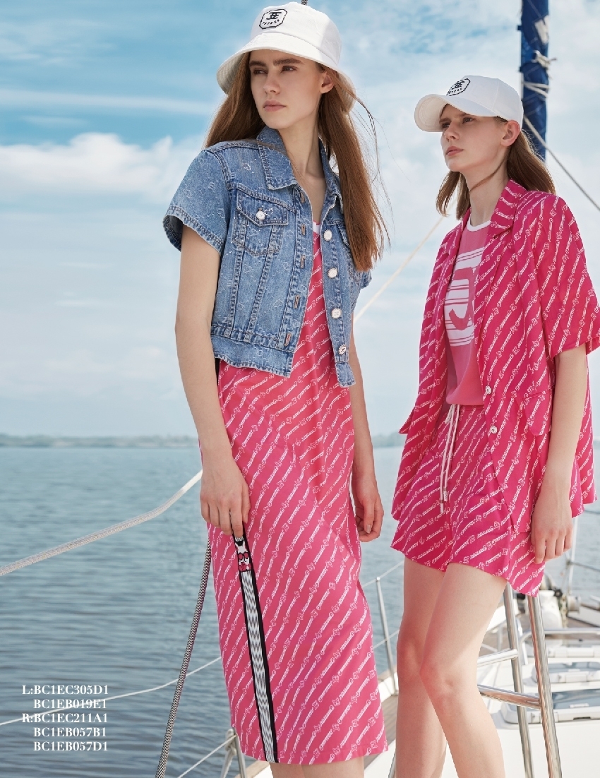 BC1EB019E1 濱海風情 J LOVE斜條字母洋裝 (2色)