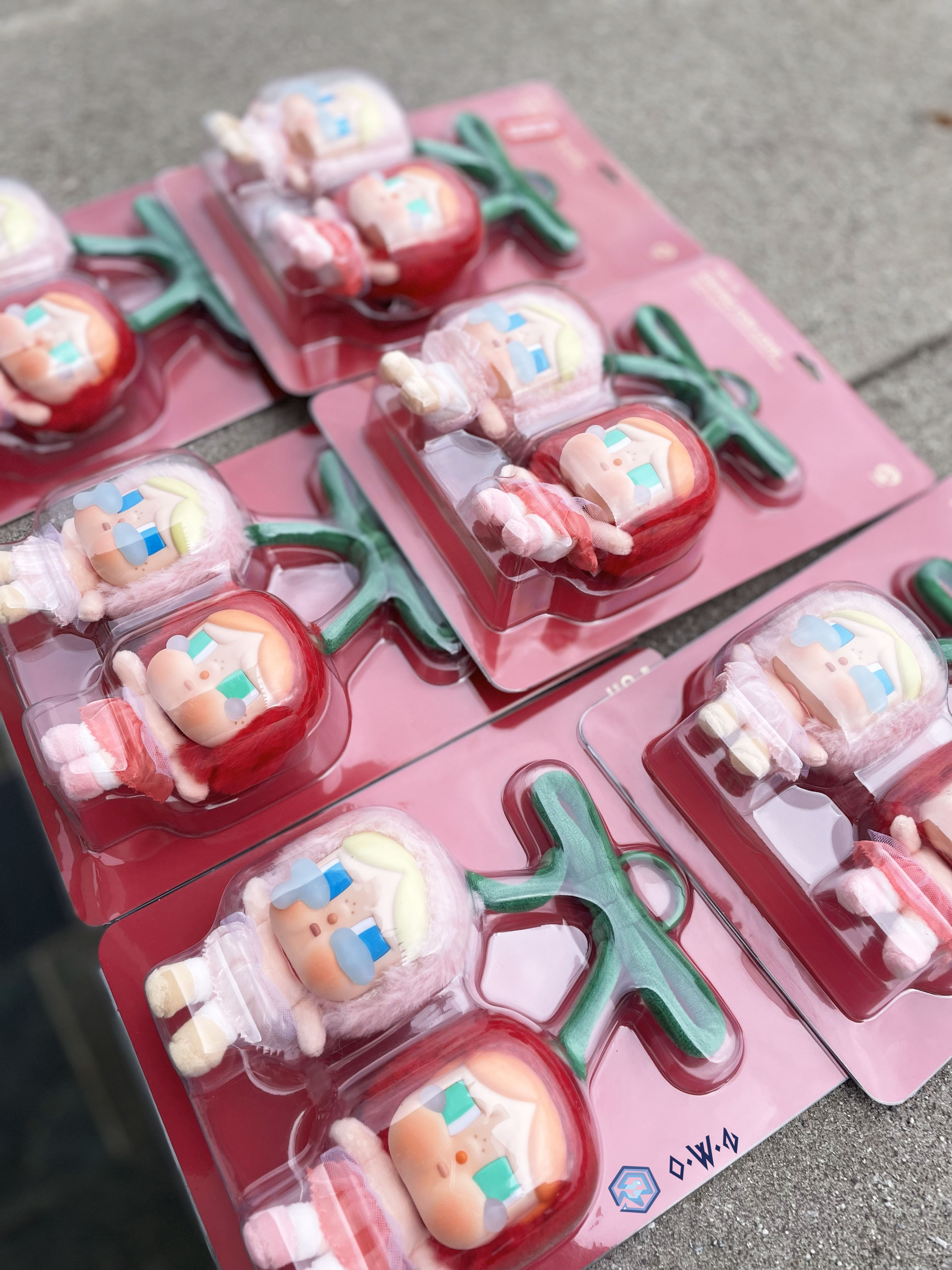 【OWN】POP MART 泡泡瑪特 Crybaby 櫻桃 哭娃 愛人的眼淚 限量 LISA同款